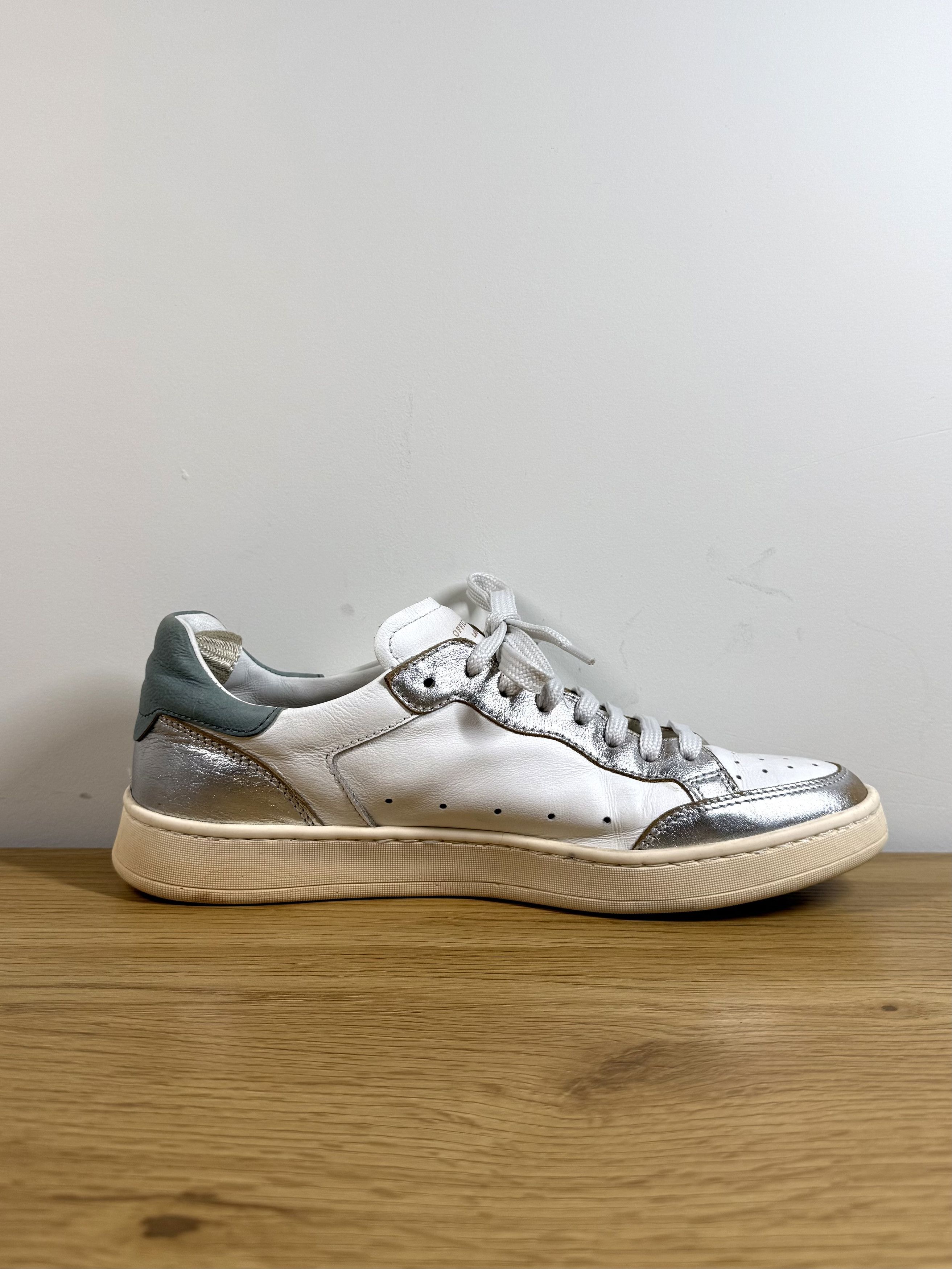Officine Creative Officine Creative Distressed Low Top Sneakers it37.5 Size US 7.5 / IT 37.5 - 7 Thumbnail