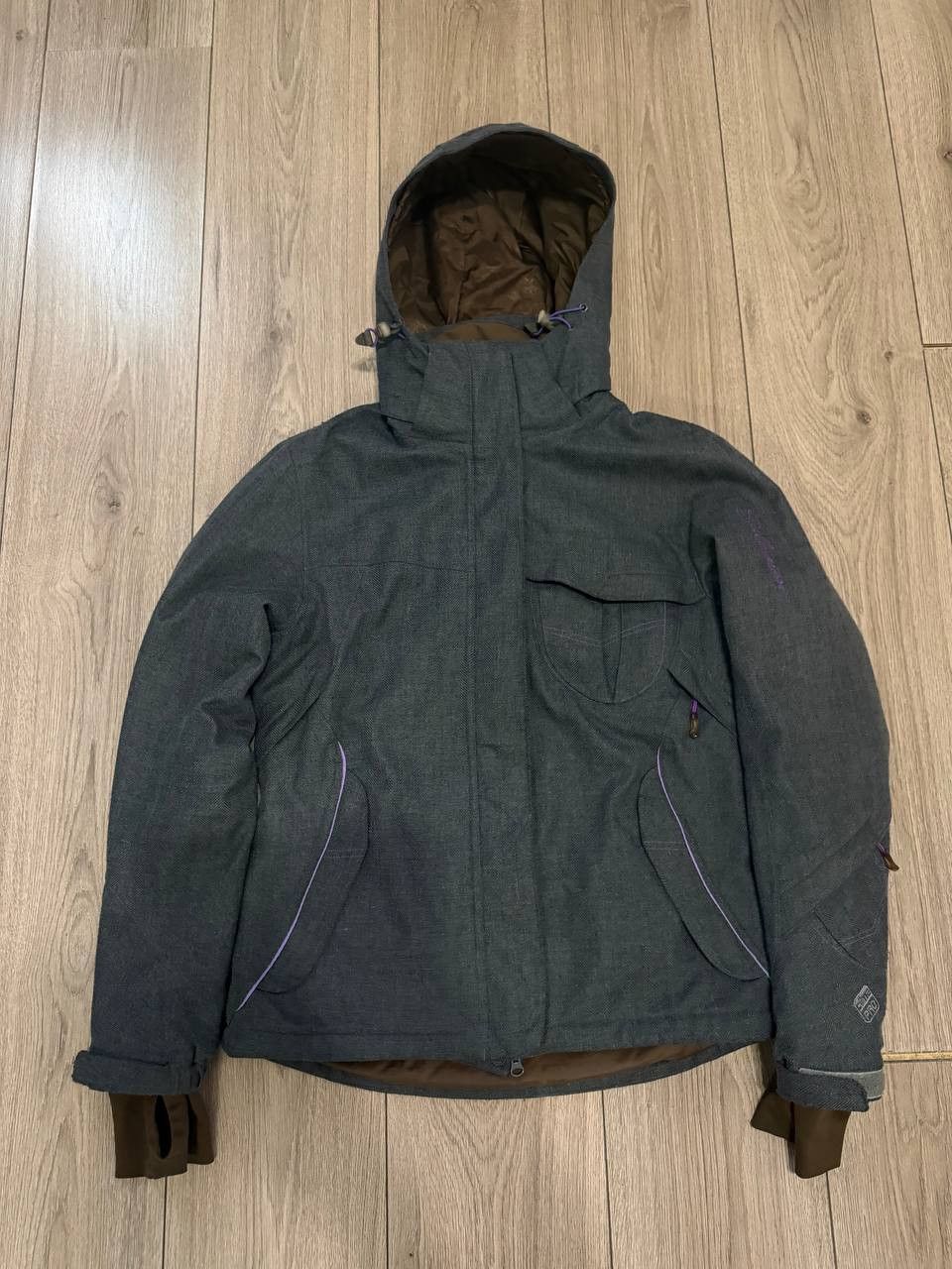 Salomon Outdoor Salomon Ski Jacket womens size M gray Gorpcore Size M / US 6-8 / IT 42-44 - 1 Thumbnail