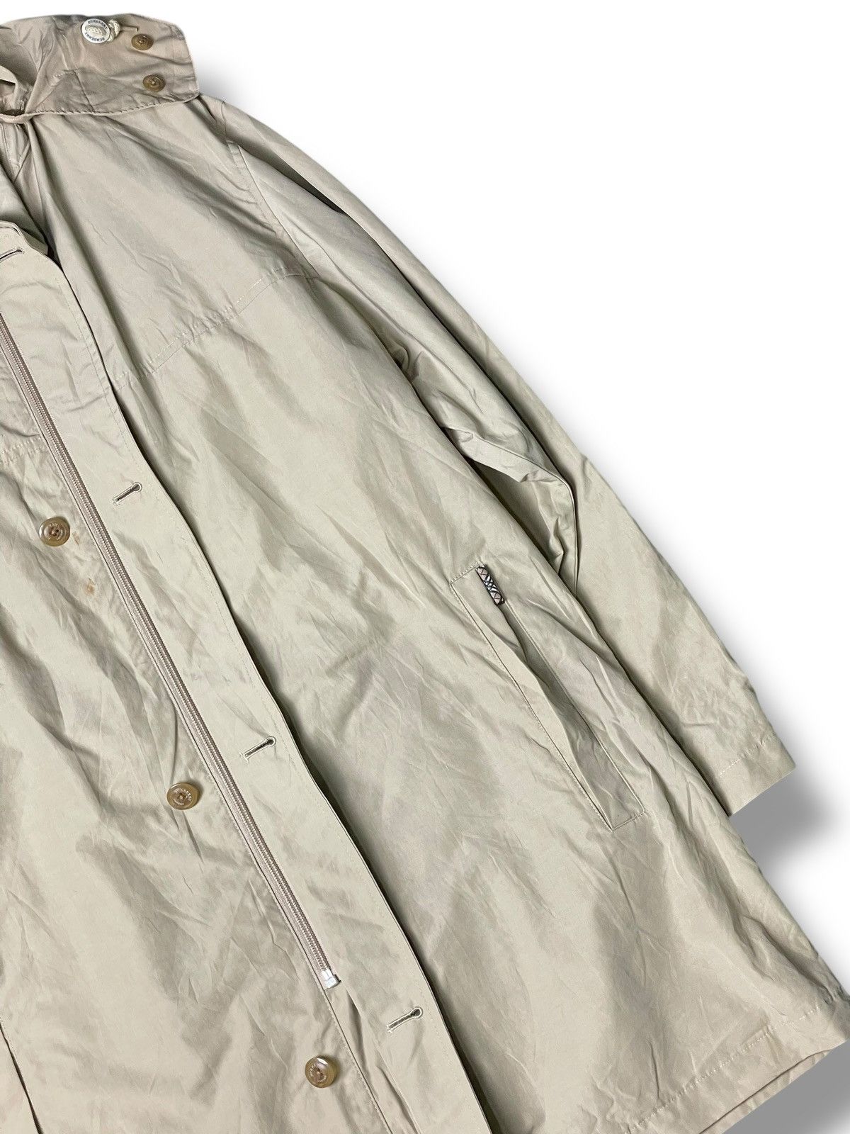 Burberry × Japanese Brand × Vintage Vintage Burberry London Nylon Cotton Coat (115) Size US L / EU 52-54 / 3 - 3 Thumbnail