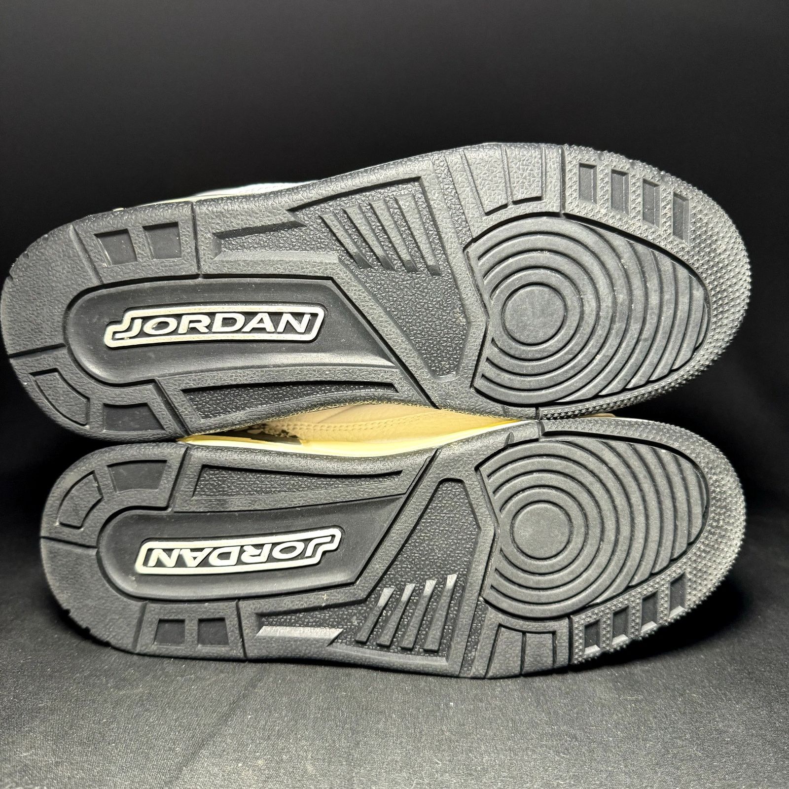 Jordan Brand × Nike Size 6 - Nike Air Jordan 3 Retro Hide N' Sneak 2023 Shoes Size US 6 / EU 39 - 6 Thumbnail