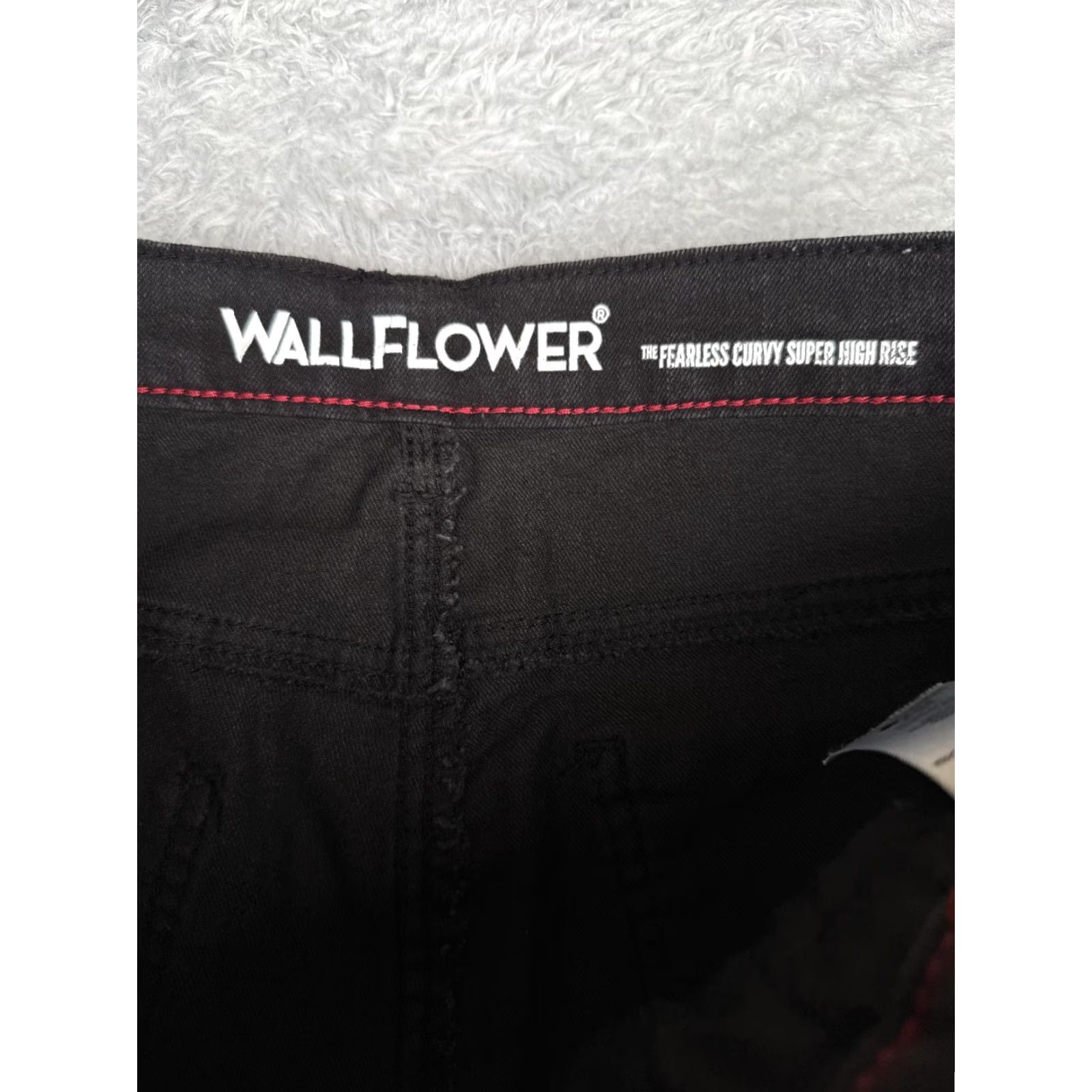 Vintage Wallflower Jeans Wallflower Jeans Black Denim 11 Juniors High Rise Stretch 5-Pocket Design Cotton Blend Womens Jeans Hip-Length Tapered Size 32" / US 10 / IT 46 - 6 Thumbnail