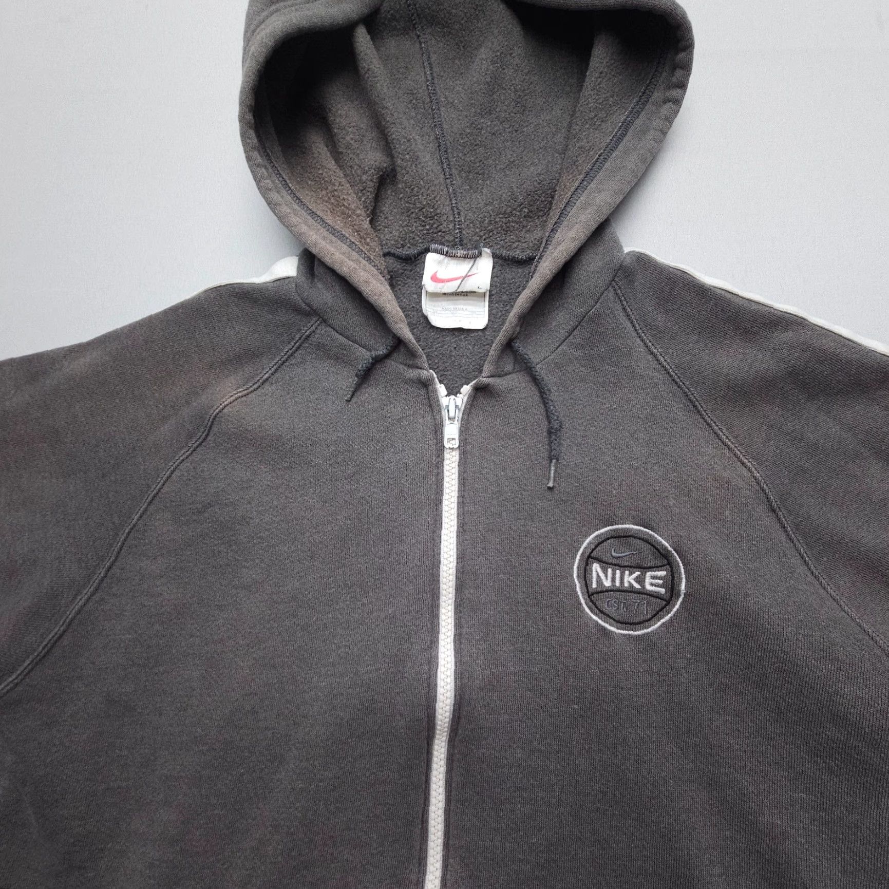 Nike VINTAGE Nike Full Zip Hoodie Mens Large Gray 90s USA Fashion 90s Logo Outdoor Nike Sportswear Hoodie Mens Large Gray 90s USA Size US L / EU 52-54 / 3 - 4 Thumbnail