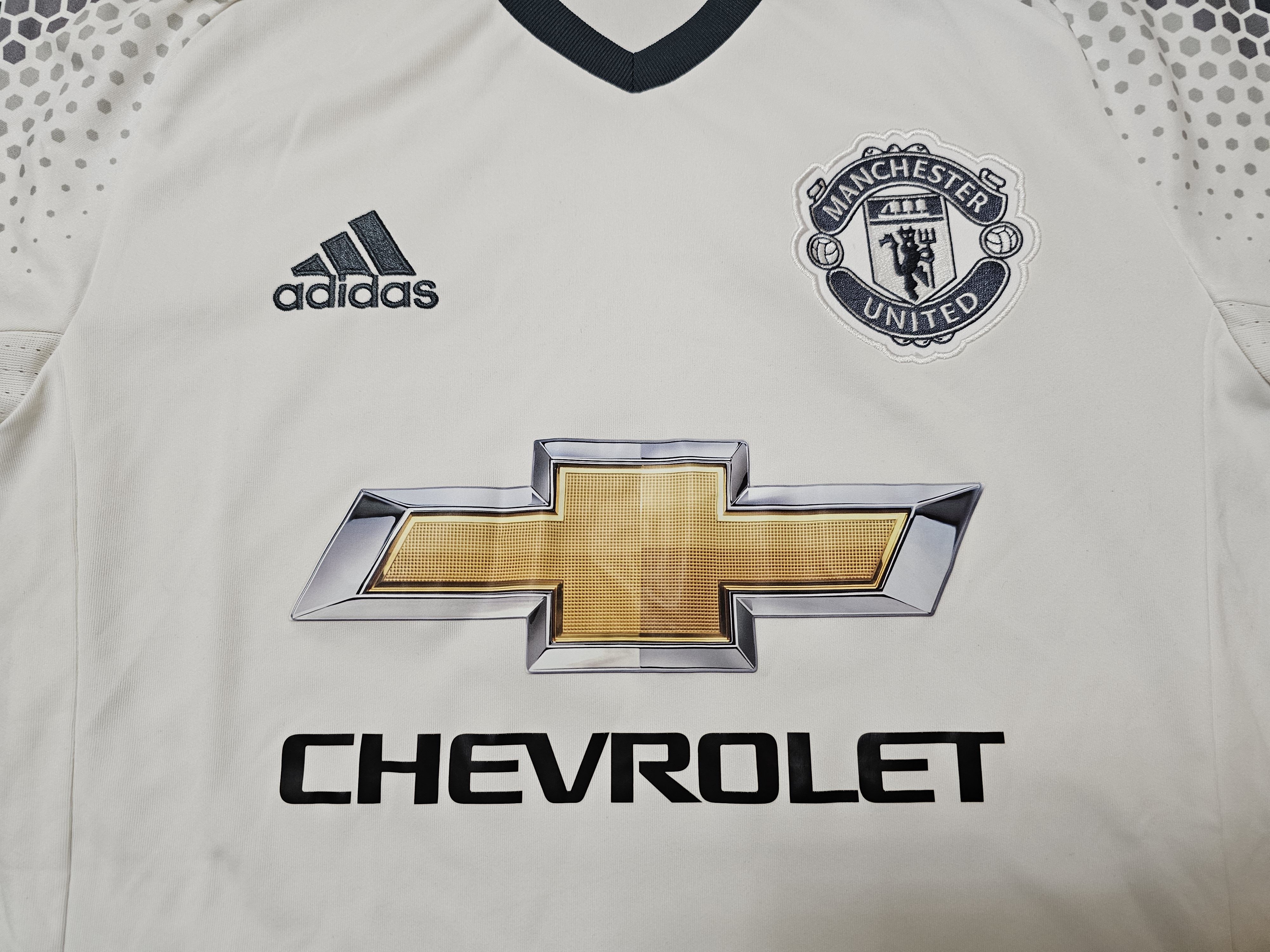 Adidas MANCHESTER UNITED 2016 2017 THIRD FOOTBALL SOCCER JERSEY Size US S / EU 44-46 / 1 - 3 Thumbnail