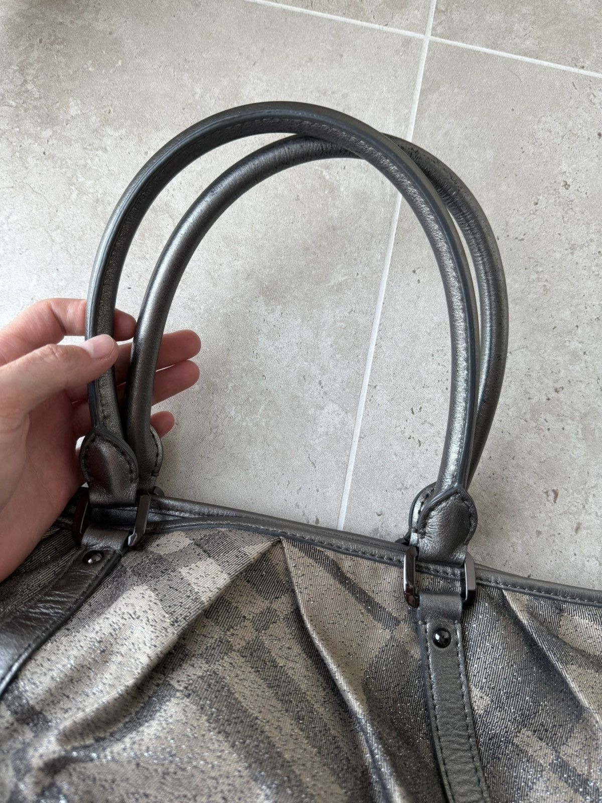 Burberry Burberry Pewter Shimmer Check Tote Should Bag Size ONE SIZE - 6 Thumbnail