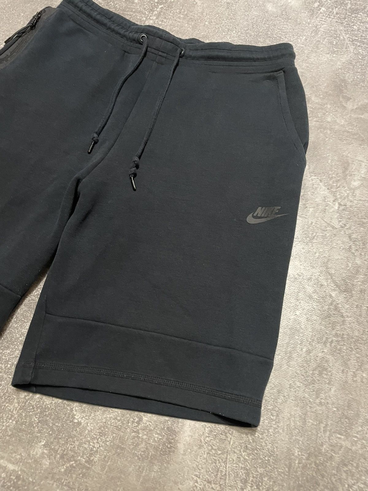 Nike Vintage Nike Tech Fleece Black Sweet Shorts Size M Size US 32 / EU 48 - 3 Thumbnail