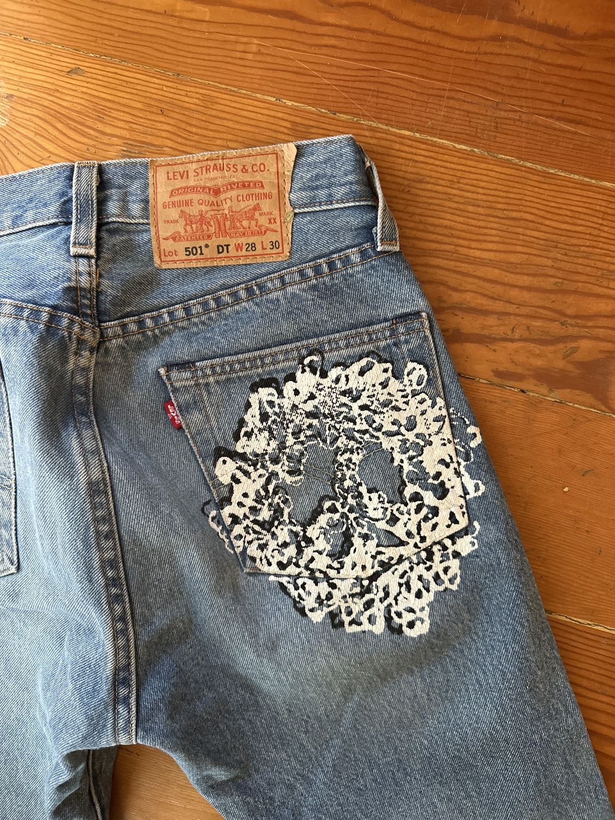 Levi's Levi’s Denim Tears Love Pocket Size US 28 / EU 44 - 2 Thumbnail