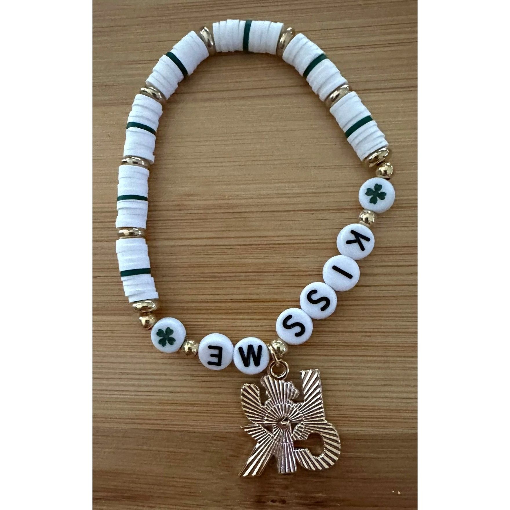 Handmade St Patricks Day Bracelet New Puka Beads Lucky Kiss Me Size ONE SIZE - 12 Thumbnail
