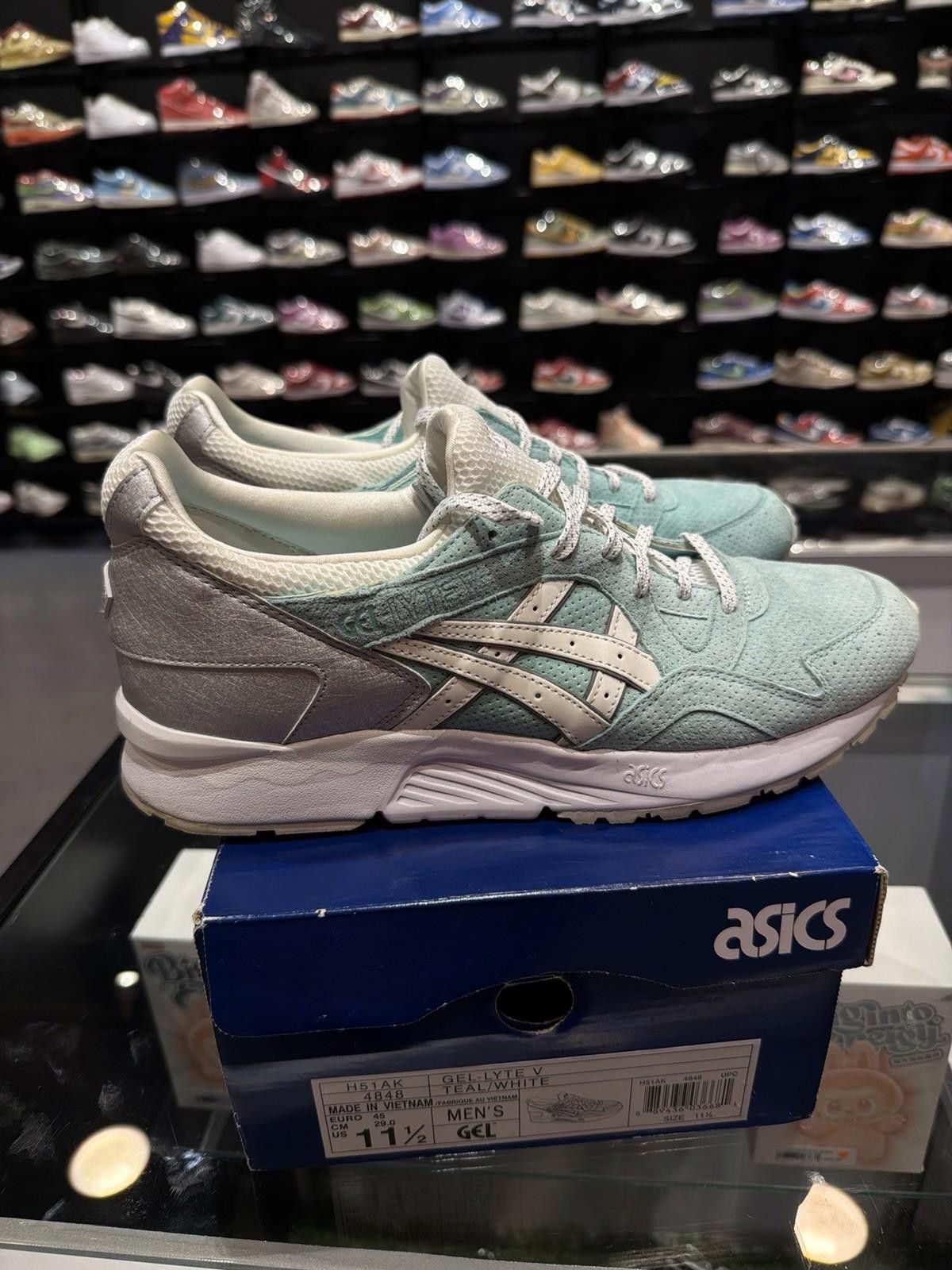 Asics Asics Gel Lyte V Kith Diamond Supply Co Ronnie Fieg 11.5 Size US 11.5 / EU 44-45 - 3 Thumbnail