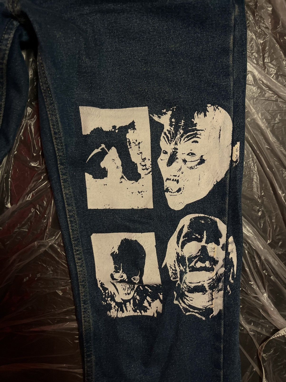 Japanese Brand Custom Horror Graphic Denim Jeans (Straight Fit, DIY2020s) Size US 30 / EU 46 - 2 Thumbnail