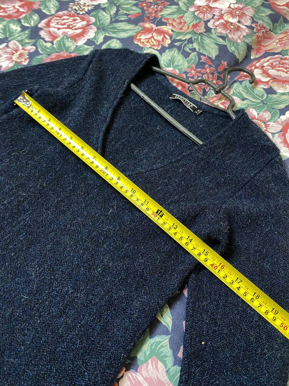 Vintage Distressed Wool Vneck Sweater Size M / US 6-8 / IT 42-44 - 12 Thumbnail