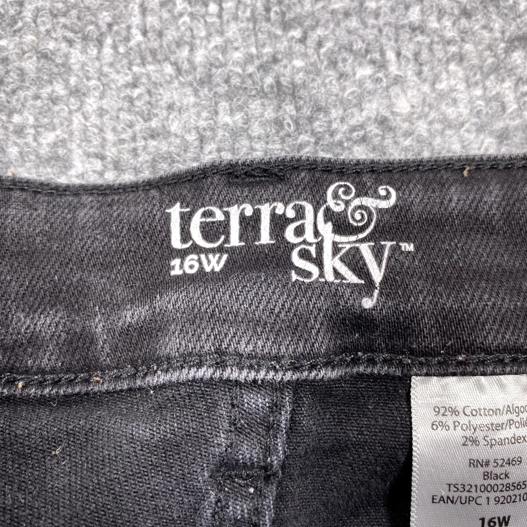 Vintage Terra & Sky Jeans Womens 20W Charcoal High Rise Skinny Distressed Denim Plus Size 42" / US 20 - 7 Thumbnail