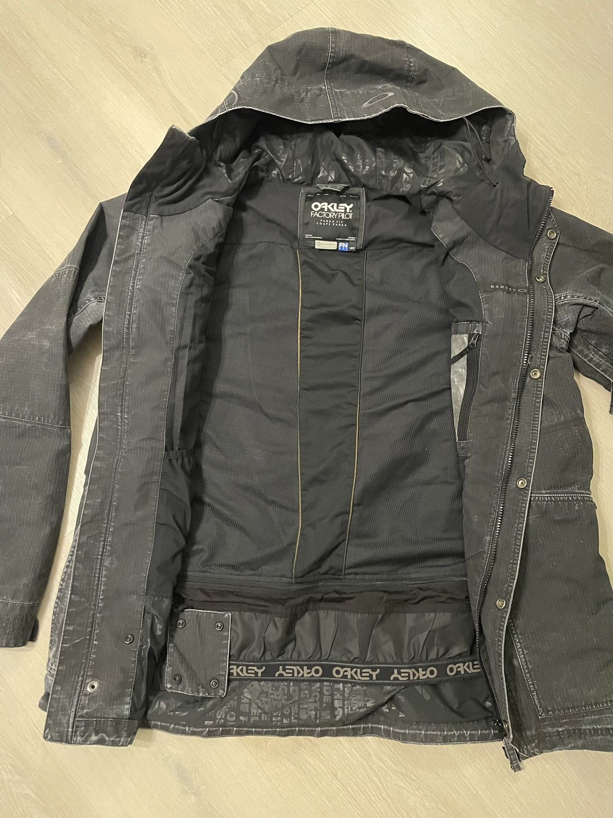 Oakley factory pilot down jacket hotsell