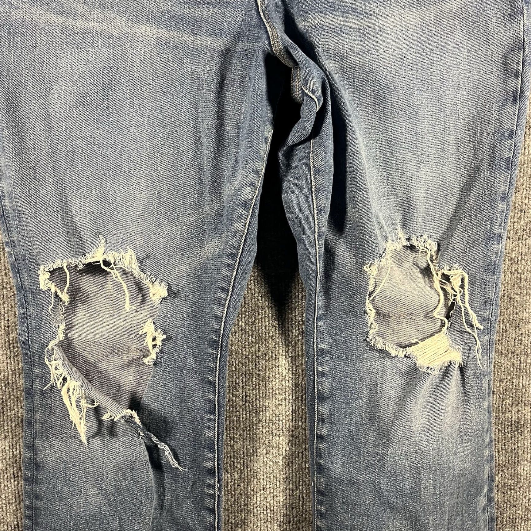 Good American Good American Jeans Women 15 Slim Distressed Straight Denim Blue 27in Inseam Size 15 Regular Womens Jeans BLUE800 Size 36" / US 14 / IT 50 - 6 Thumbnail