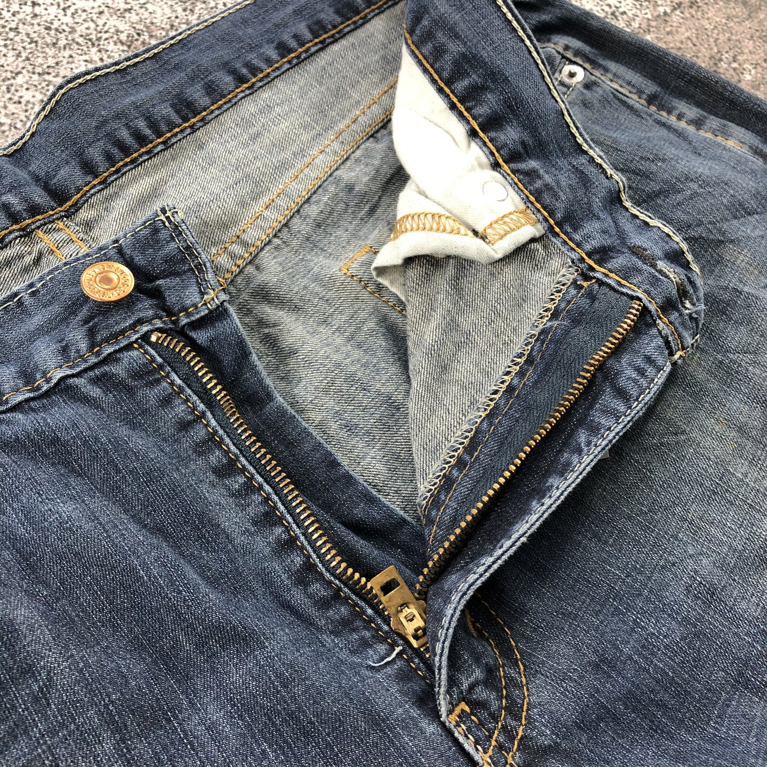Levi's Vintage Levis 514 Jeans Blue Wash Denim KJ655 Size US 36 / EU 52 - 8 Thumbnail