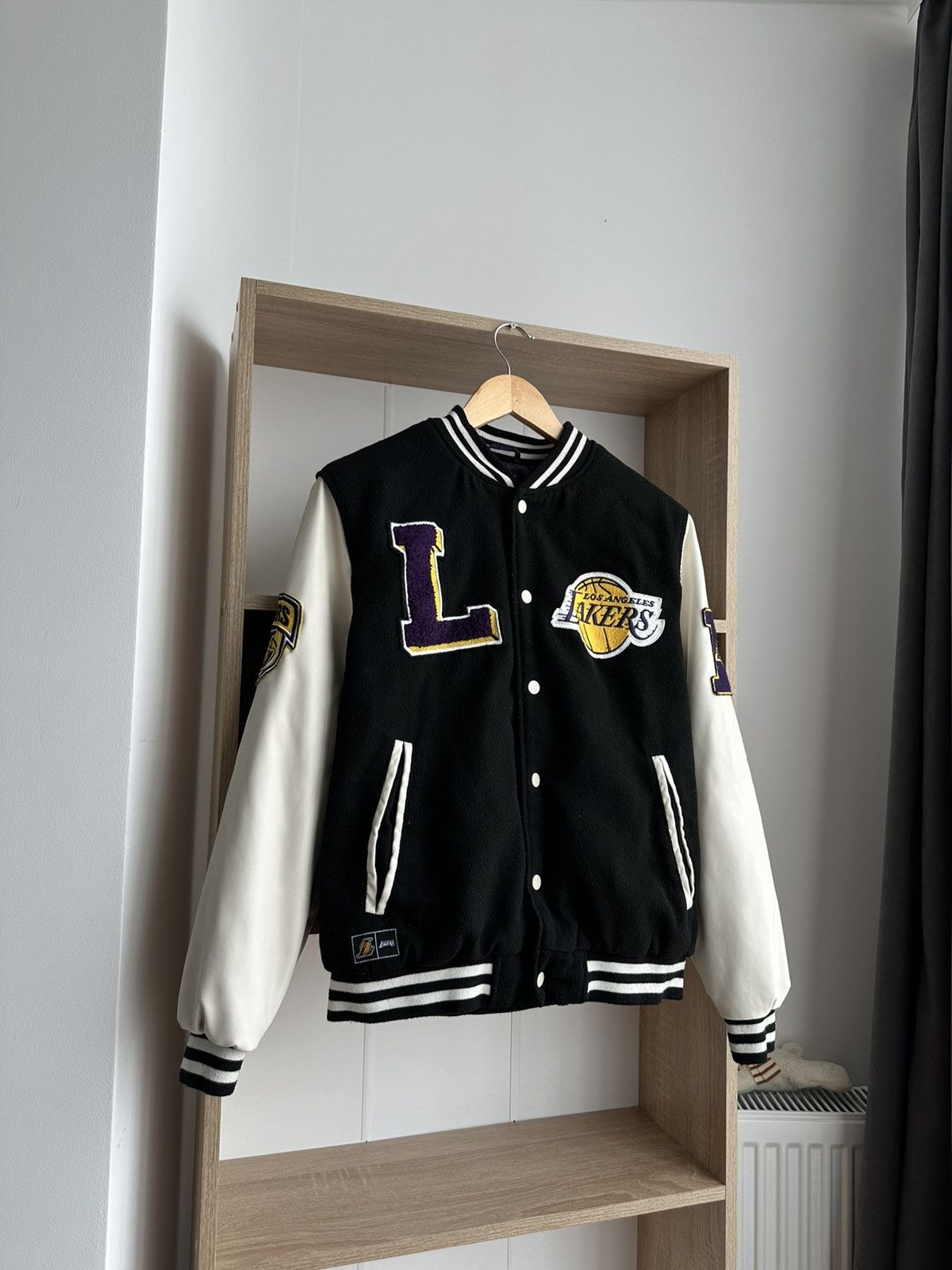 Rare Vintage online 1980's Los Angeles Lakers jacket size L Men's