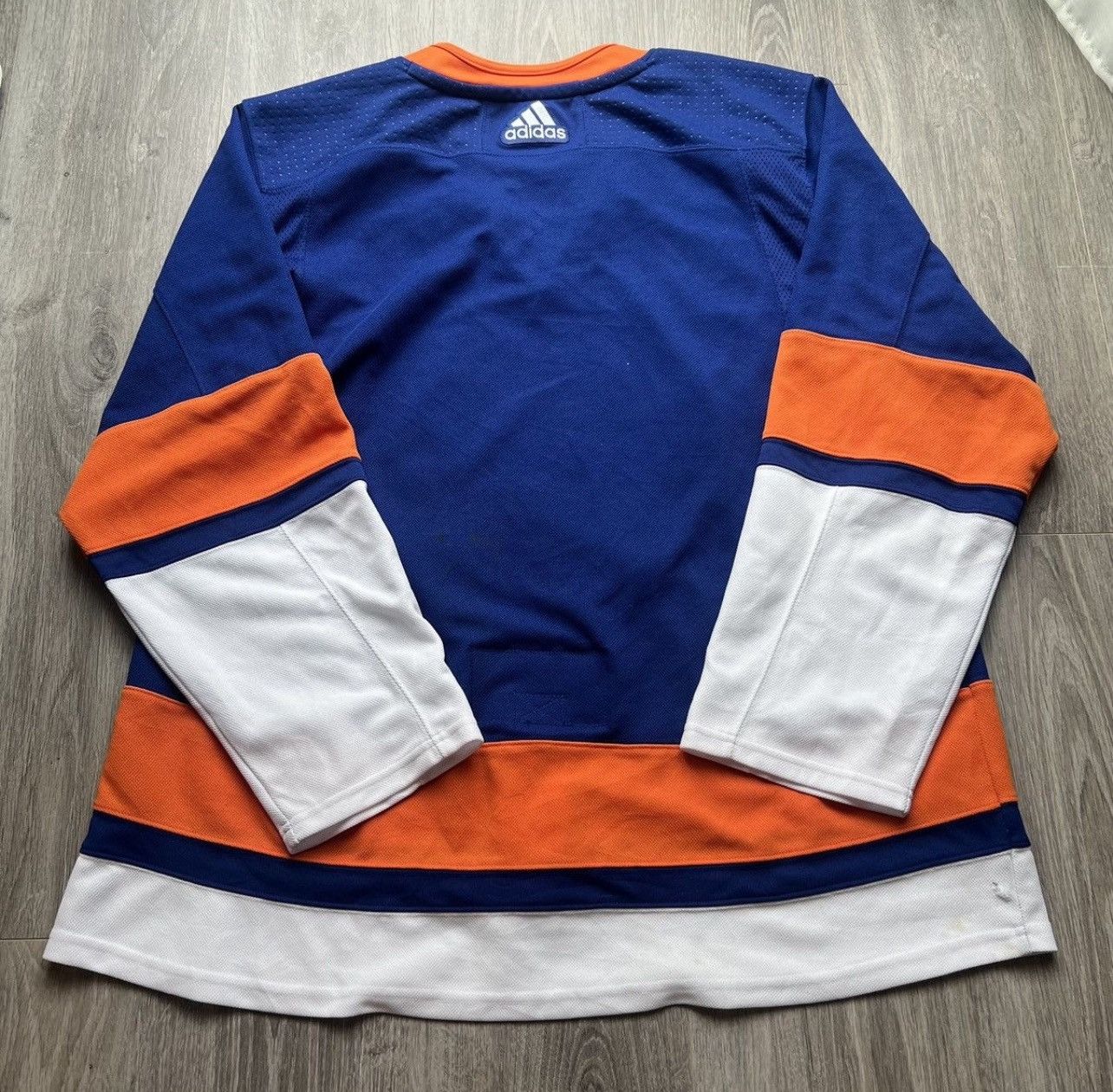 NHL New York islanders hockey Jersey authentic fight straps Size US XL / EU 56 / 4 - 7 Thumbnail