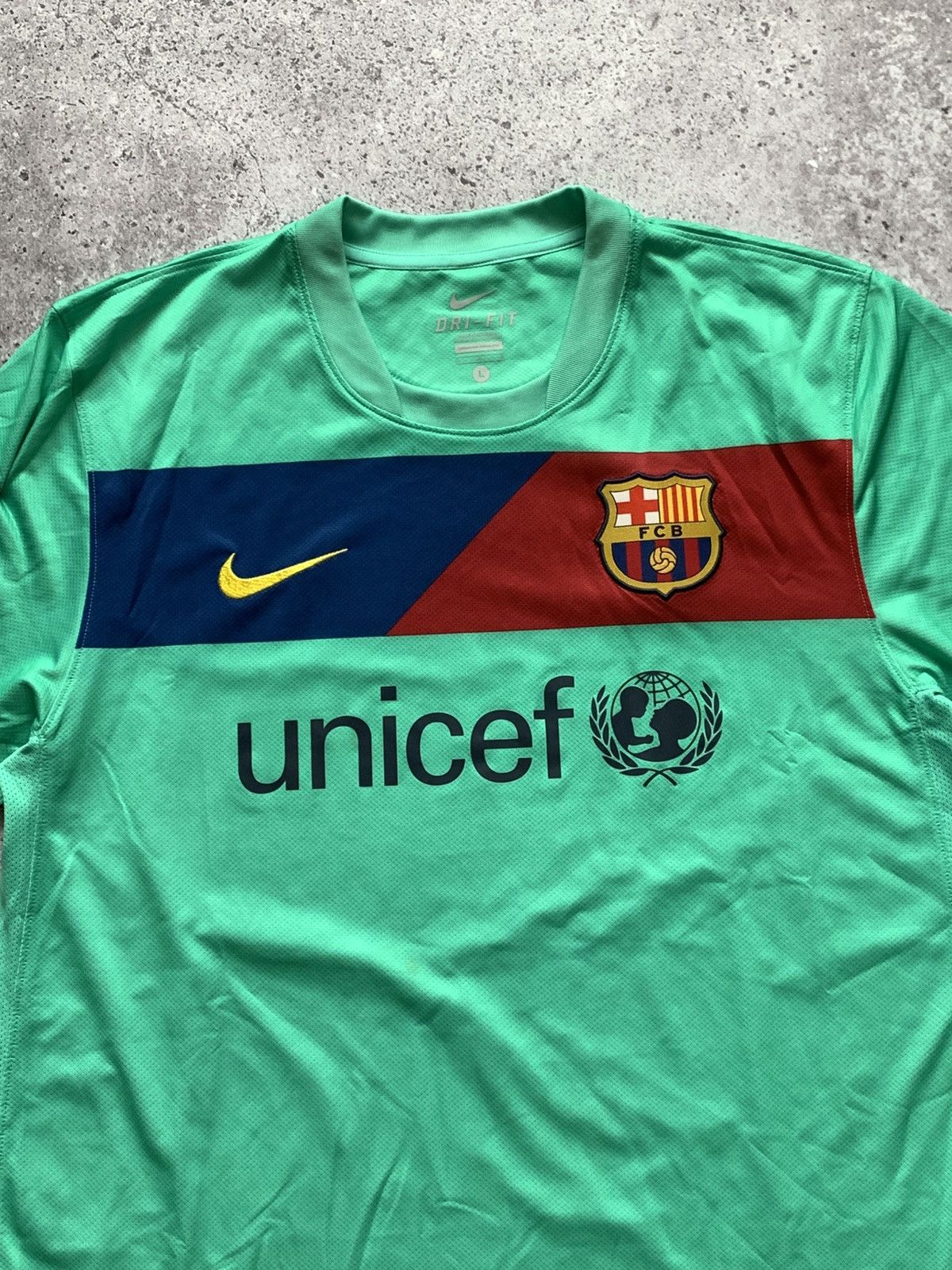 Nike 🔥NIKE BARCELONA 2010/2011 AWAY BLOCKCORE SOCCER JERSEY Size US L / EU 52-54 / 3 - 3 Thumbnail