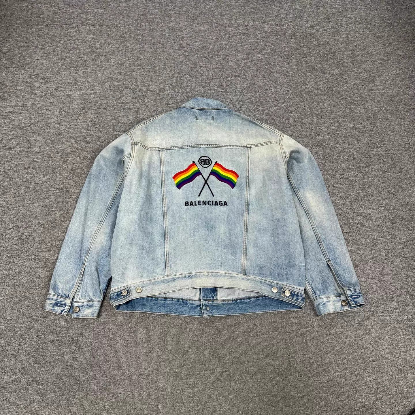 Balenciaga Balenciaga Light Blue Vintage Rainbow Double B Denim Jkt 34 Size XXS / US 00 / IT 34 - 1 Thumbnail