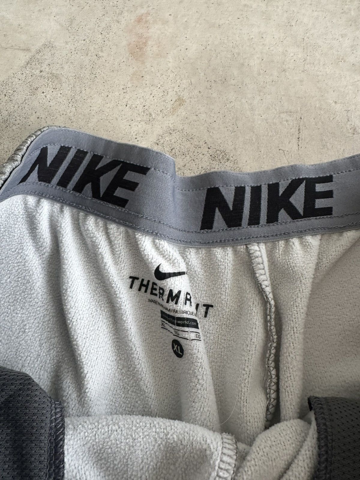 Nike Vintage Nike Sweatpants Size US 36 / EU 52 - 4 Thumbnail