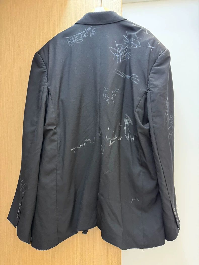 Balenciaga Balenciaga Graffiti Distressed Sleeve Patch Logo Suit Jack Size US S / EU 44-46 / 1 - 4 Thumbnail