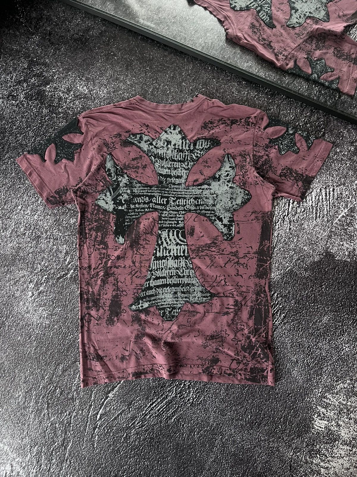 Affliction Vintage Affliction Big Cross Embroidered y2k rare tee 90’s Size US M / EU 48-50 / 2 - 1 Thumbnail
