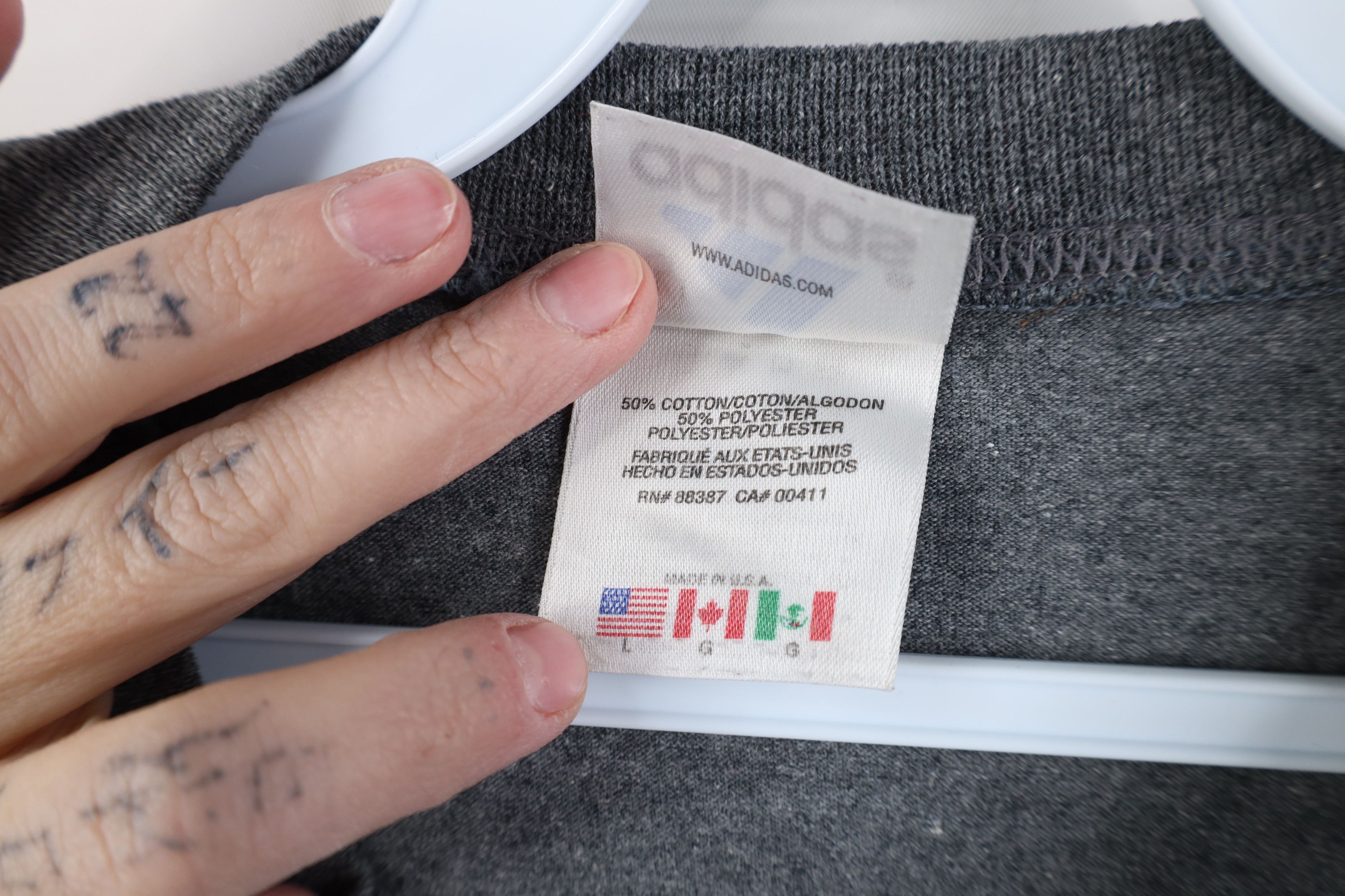 Adidas Vintage 90s Adidas Spell Out Striped T-Shirt Gray USA Size US L / EU 52-54 / 3 - 11 Thumbnail