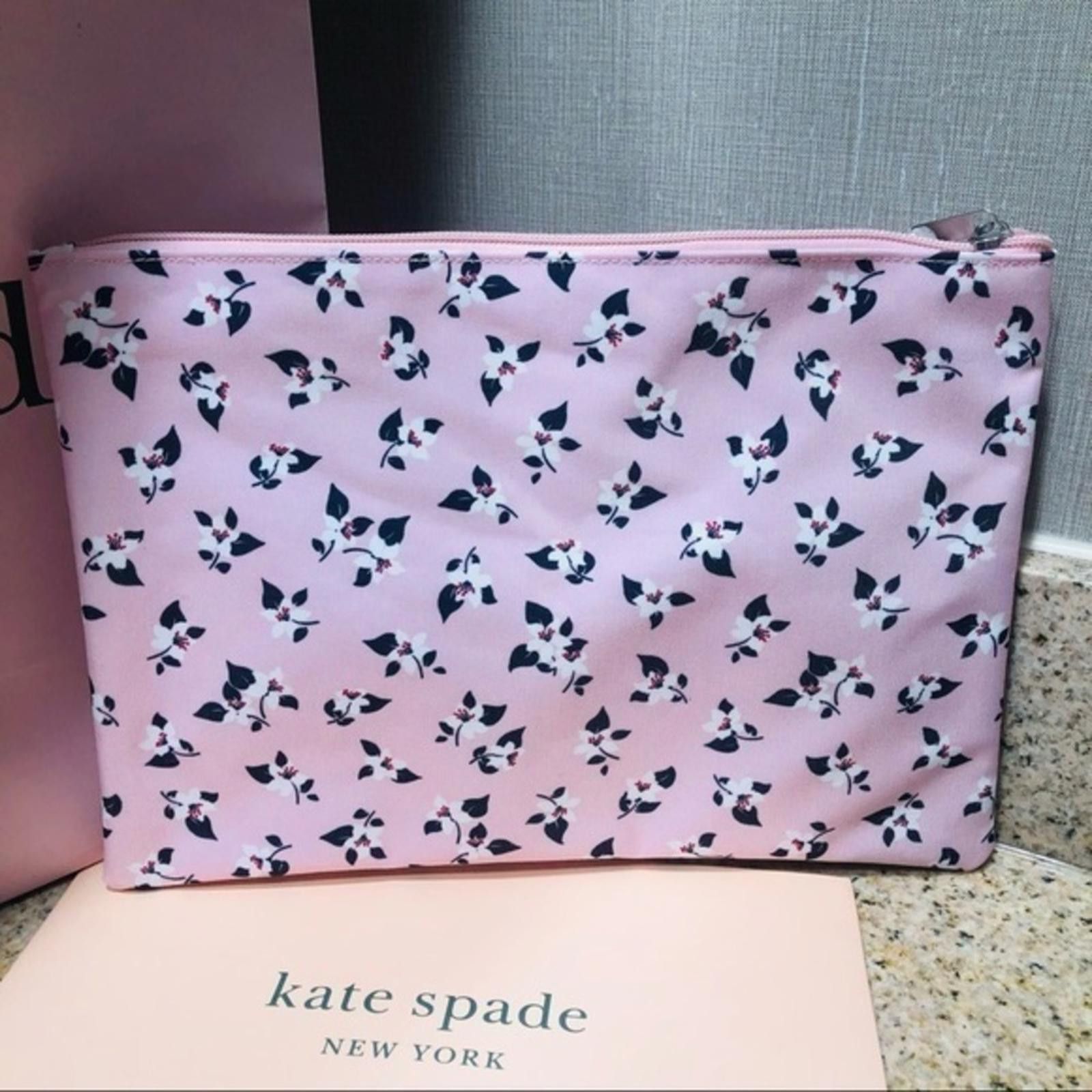 Kate Spade Kate Spade Floral Pouch NWT Size ONE SIZE - 7 Thumbnail