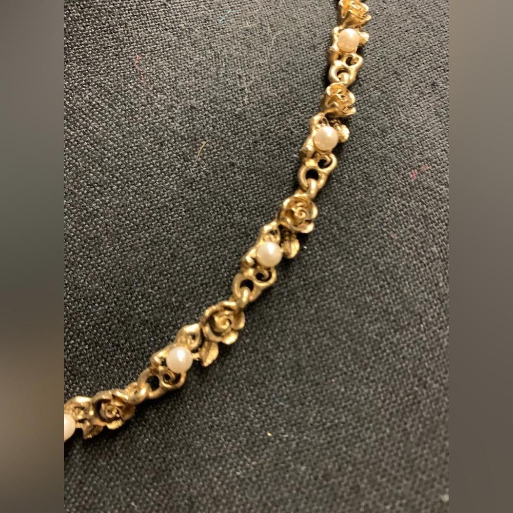 Designer Vintage Rose and pearl necklace and bracelet Size ONE SIZE - 3 Thumbnail