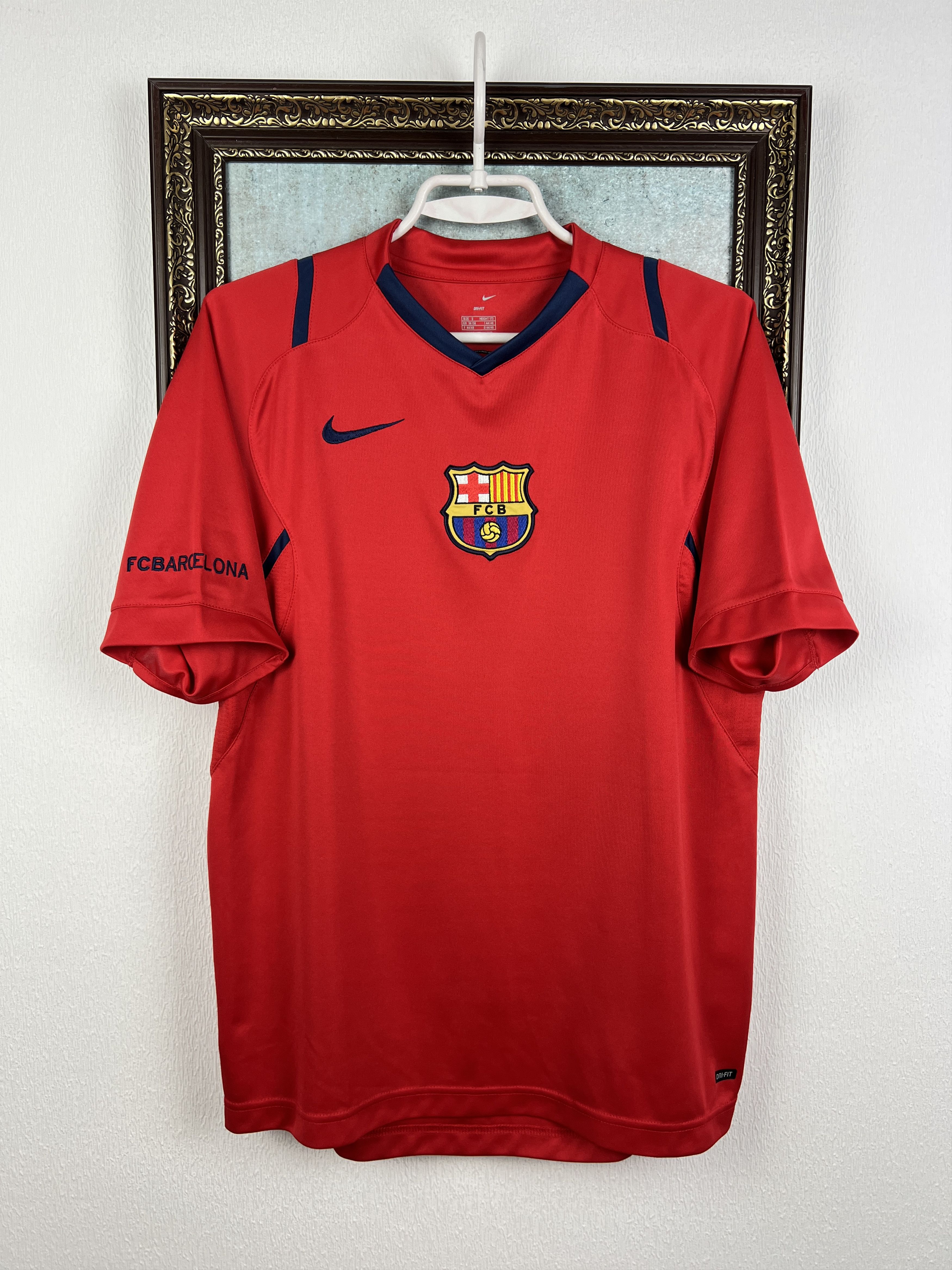 Nike Vintage Barcelona Train Shirt Soccer Jersey Trikot Camiseta Size US S / EU 44-46 / 1 - 1 Thumbnail