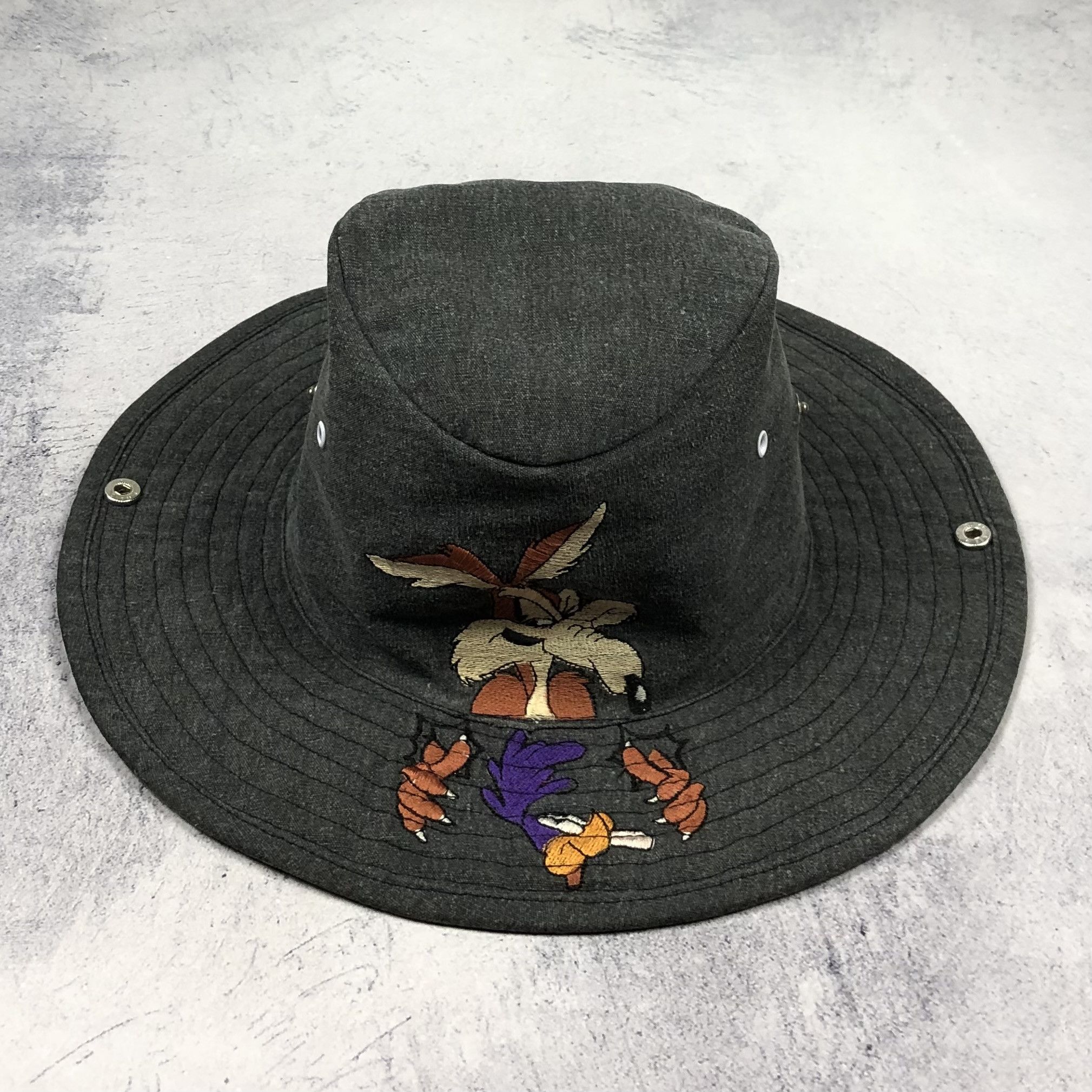 Vintage Vintage 1997 Wile E. Coyote Bucket Cowboy Hat Size ONE SIZE - 4 Thumbnail