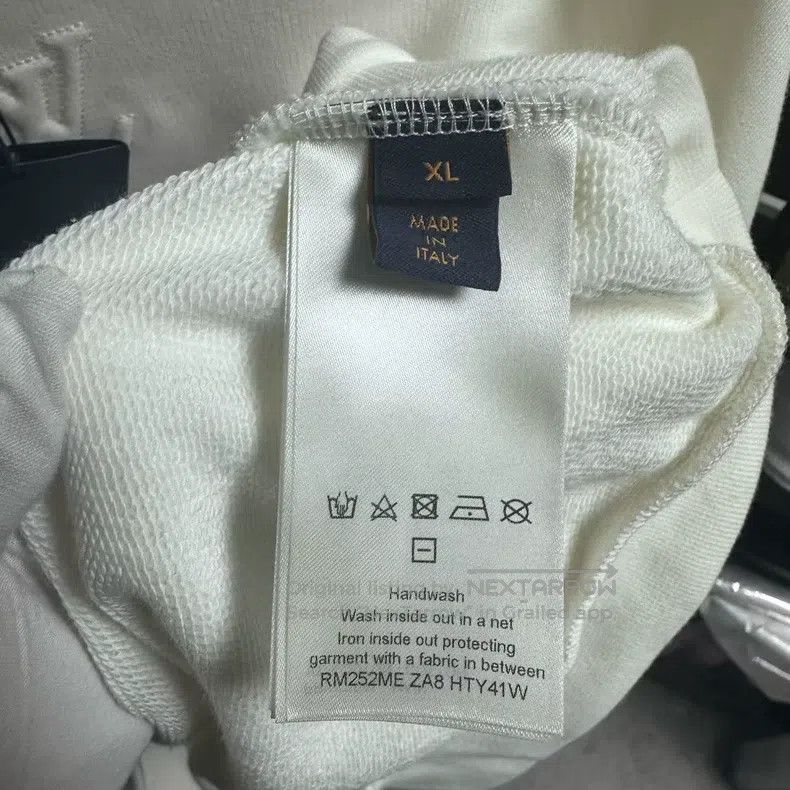 Louis Vuitton Louis Vuitton SS25 Solid Kangaroo Pocket Long Sleeve Sweat Size US XL / EU 56 / 4 - 6 Thumbnail