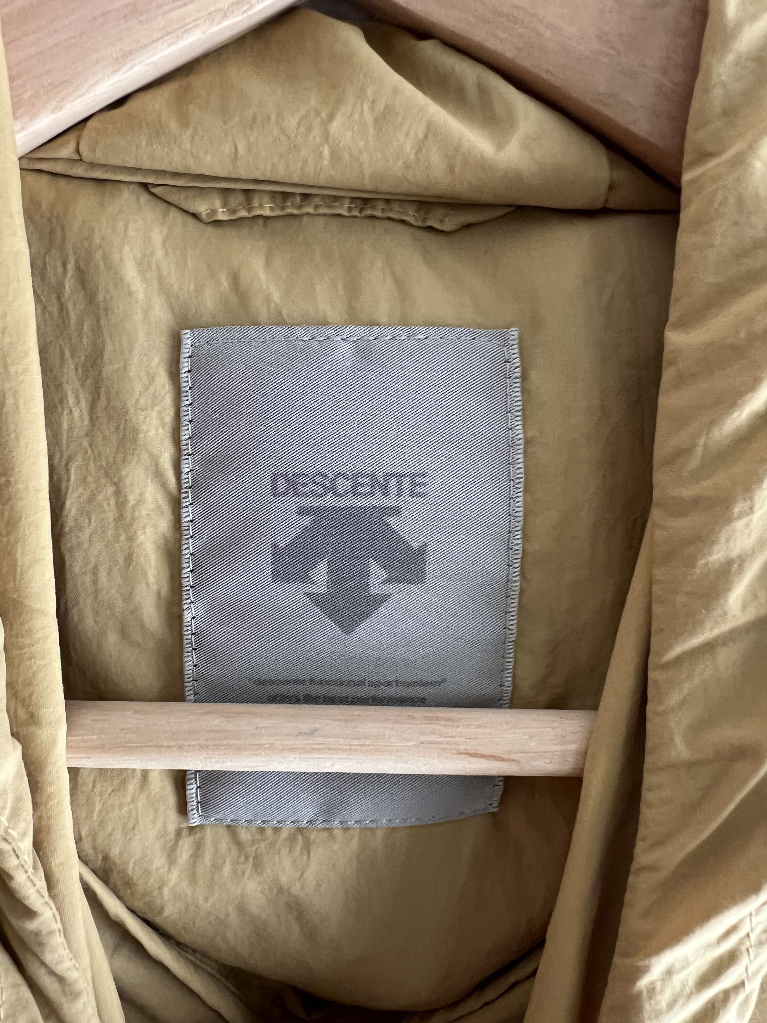 Descente Descente Anorak (by Auralee's Ryota Iwai) in Harvest Gold Size US L / EU 52-54 / 3 - 4 Thumbnail