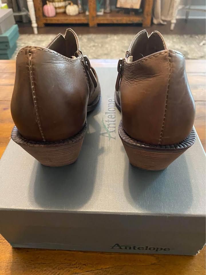 Designer Stylish Antelope Brown Wedge Heels with Zipper Closure 5.5 Size US 5.5 / IT 35.5 - 6 Thumbnail