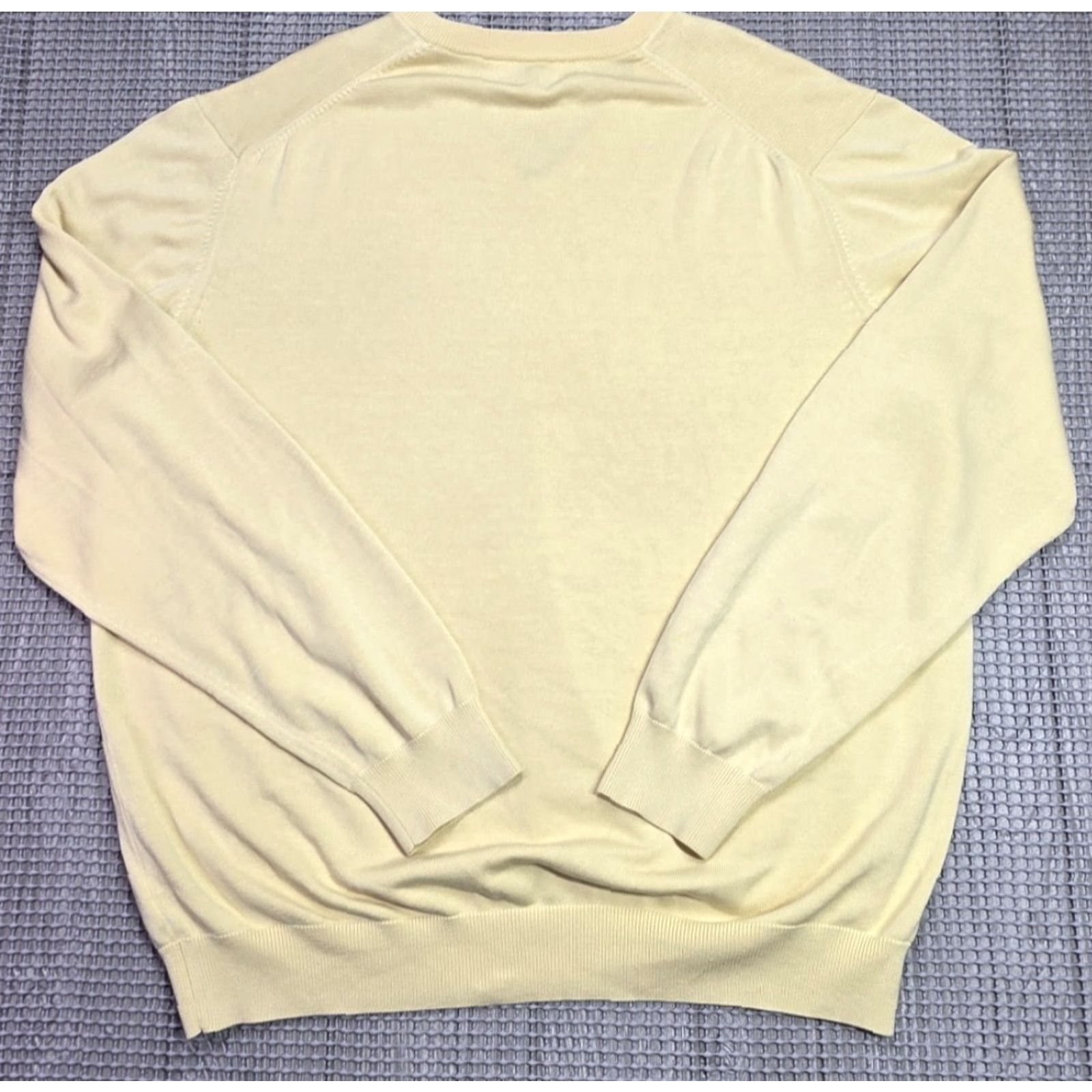 Brooks Brothers VINTAGE Brooks Brothers Country Club Mens 2XL Yellow Silk Blend Knit V Neck Sweater Size US XXL / EU 58 / 5 - 5 Thumbnail