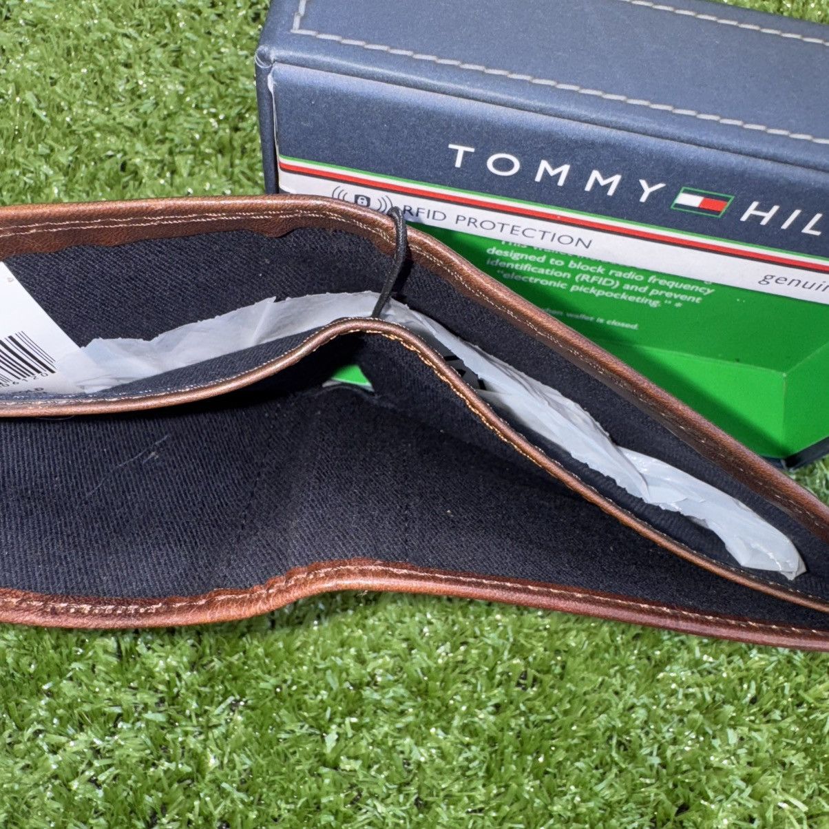 Tommy Hilfiger × Vintage Tommy Hilfiger Brown Genuine Leather Bi-Fold Wallet Size ONE SIZE - 6 Thumbnail