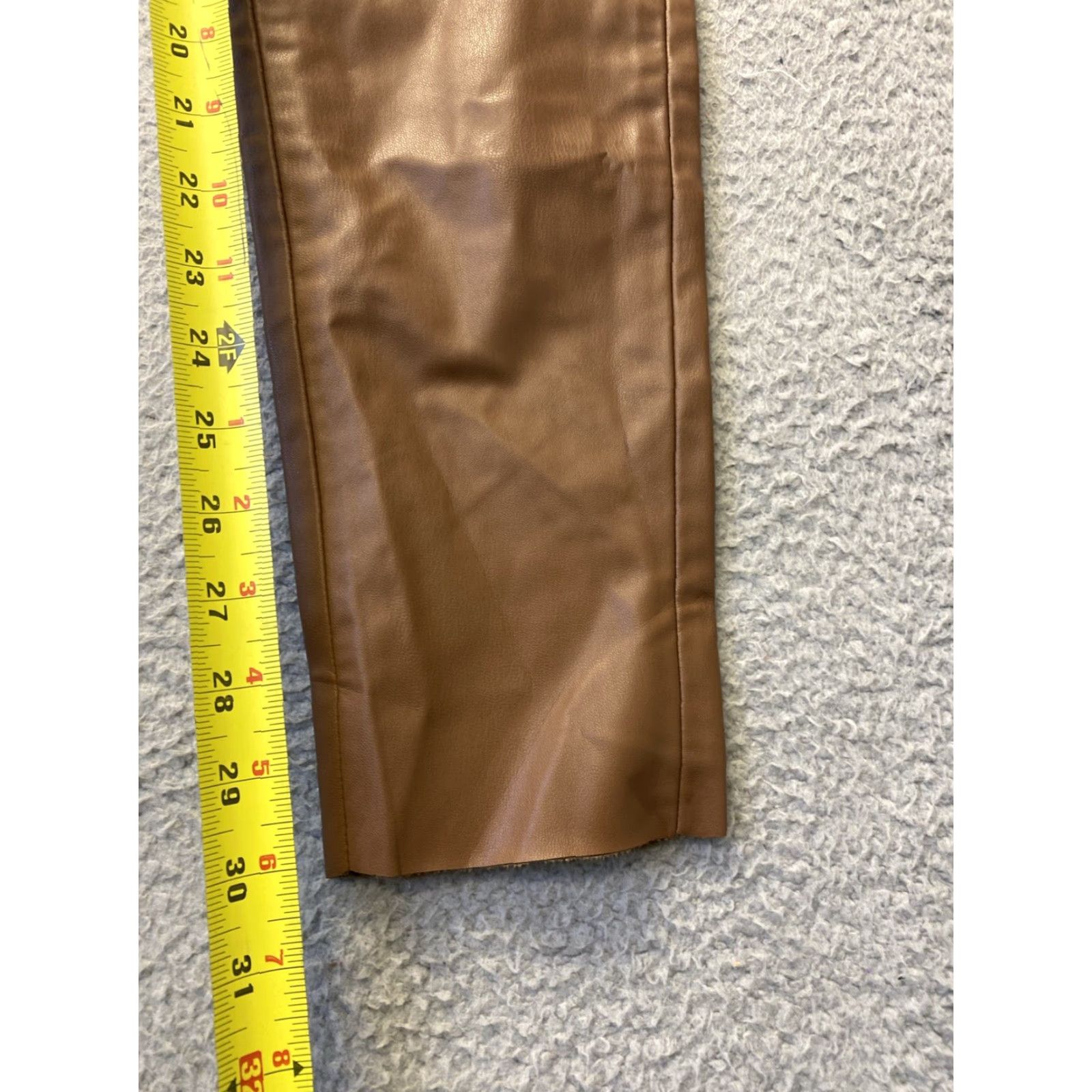Zara NWOT Zara Faux Leather Hi-Rise Leggings Size Medium /Brown Blogger /34-94 Size 32" / US 10 / IT 46 - 6 Thumbnail