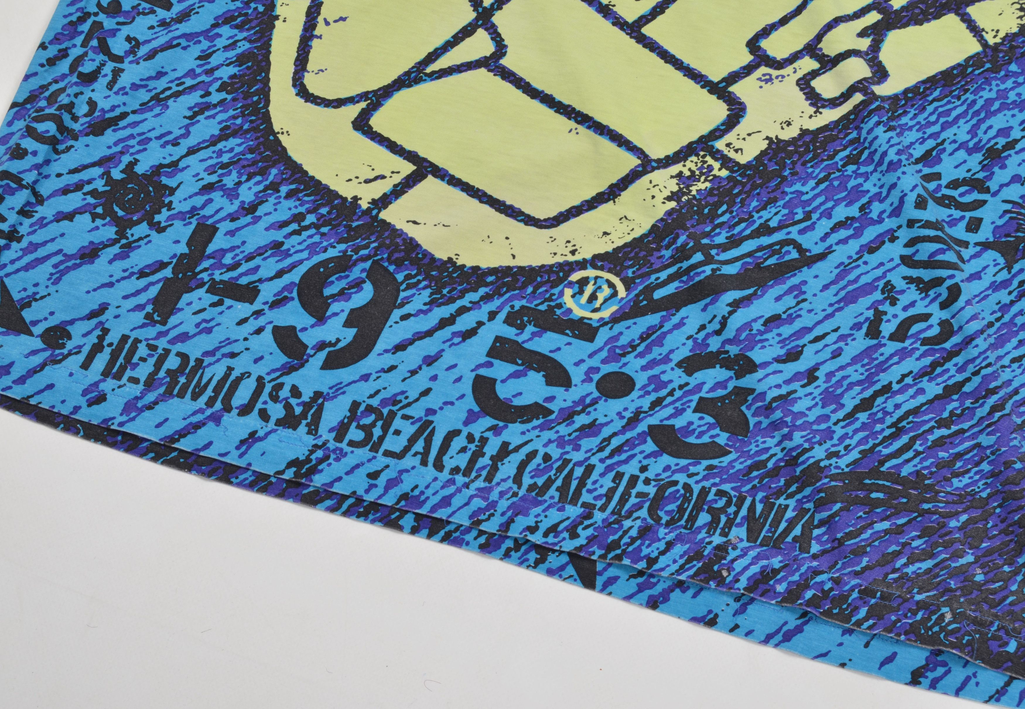 Body Glove × Vintage Vintage Body Glove 90's Distressed Allover Print T-shirt Size US XL / EU 56 / 4 - 4 Thumbnail