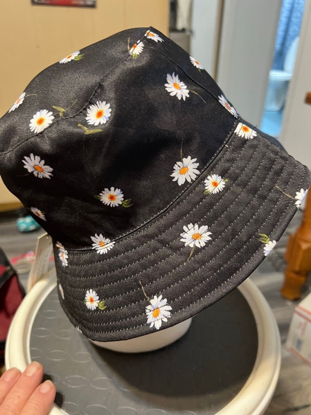 Alice + Olivia Women's Alice + Olivia Reversible Bucket Hat White Daisy Size ONE SIZE - 6 Thumbnail