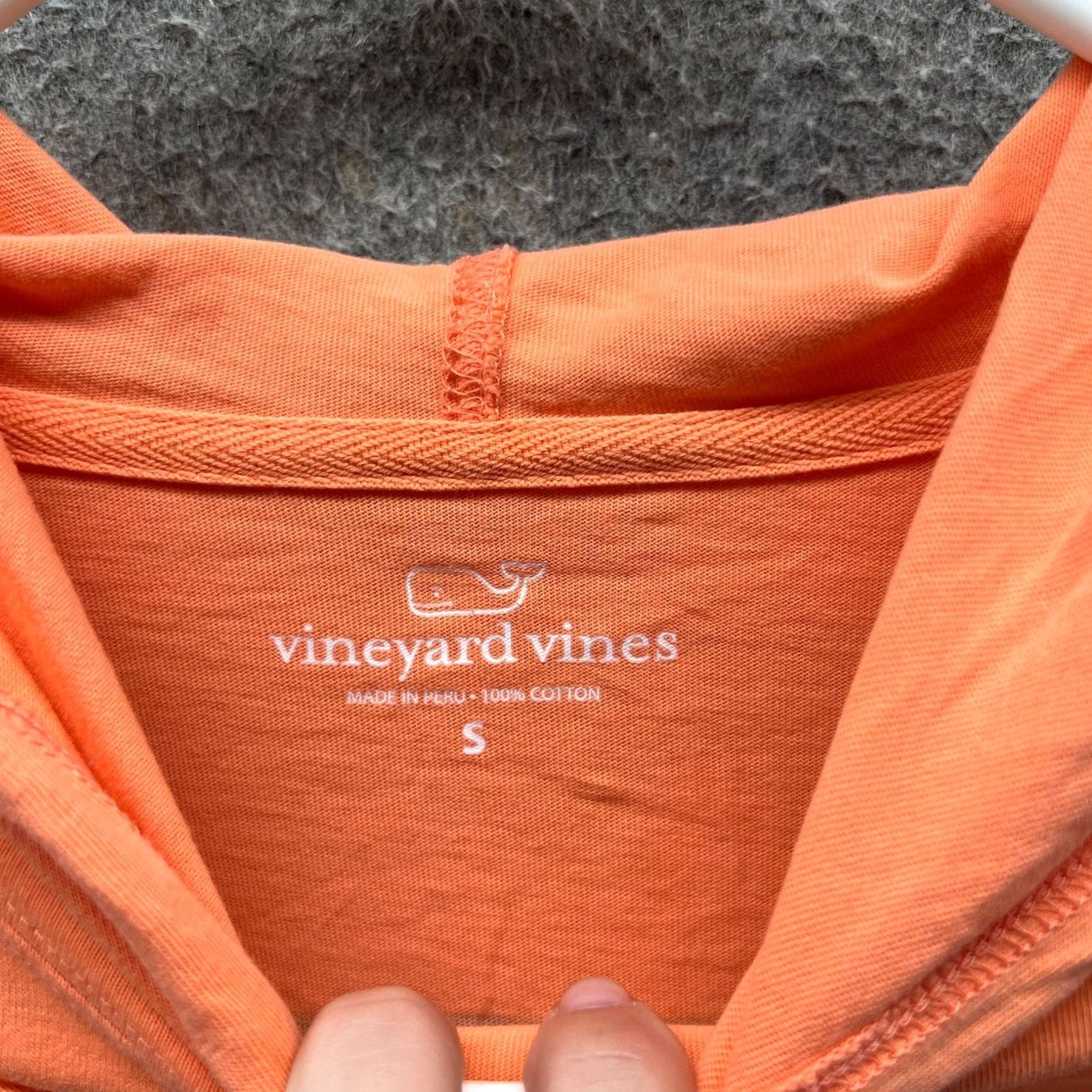 Vineyard Vines VINEYARD VINES Shirt Mens S Orange Hooded Pocket Whale Graphic Long Sleeve Size US S / EU 44-46 / 1 - 6 Thumbnail