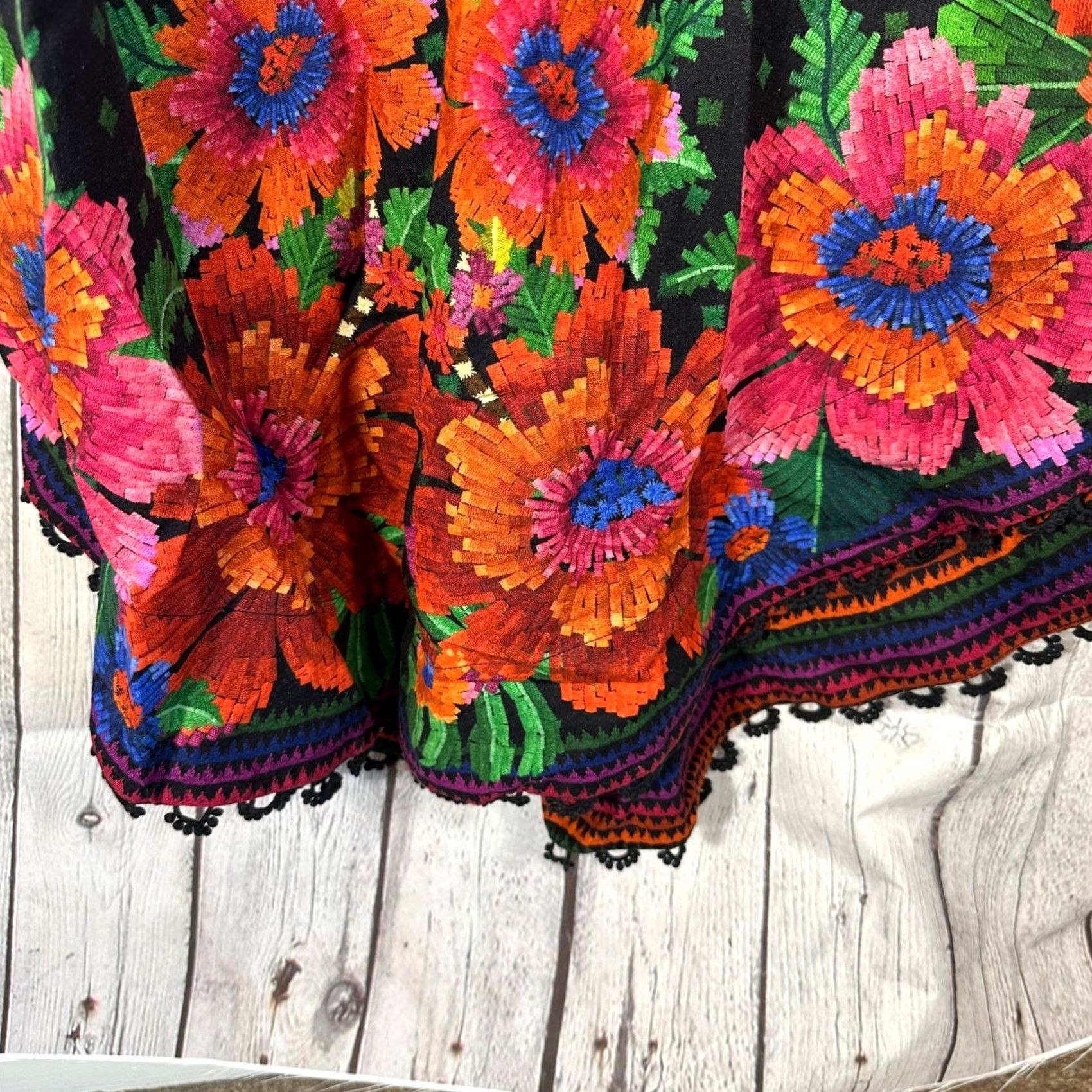 Farm Rio Farm Rio Dress Blooming Garden Black Floral Midi NWT V-Neck Puff Sleeve Button-Down A-Line Linen Viscose multicolor 2XS Womens Size XXS / US 00 / IT 34 - 4 Thumbnail