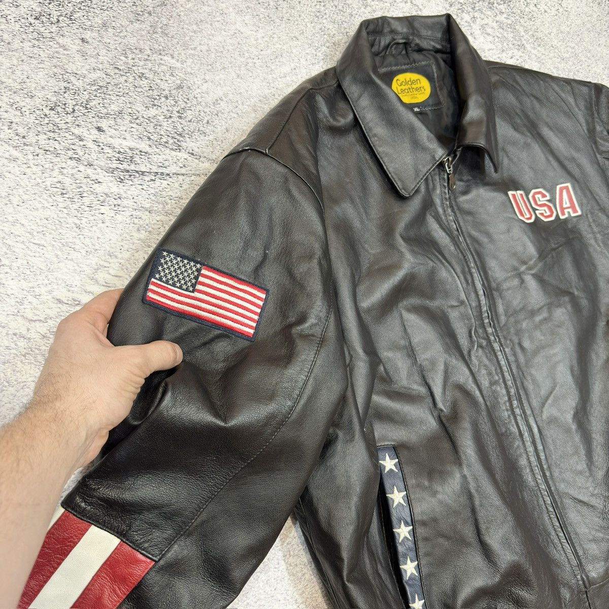 Other Vintage Mens Leather Bomber Jacket USA XL size Size US XL / EU 56 / 4 - 8 Thumbnail