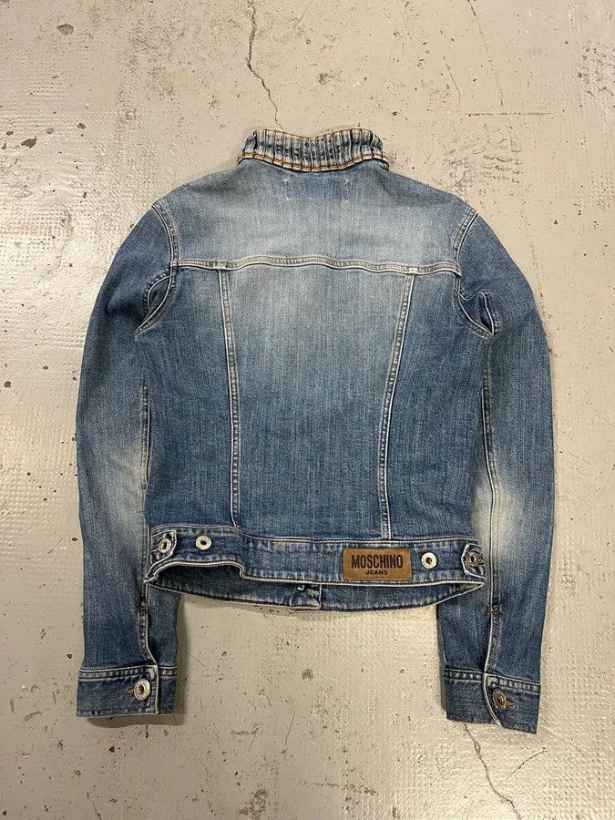Moschino 2000s Moschino Pleated Blue Buttoned Denim Jacket Size M / US 6-8 / IT 42-44 - 7 Thumbnail