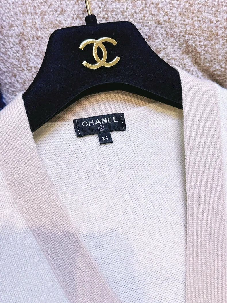 Chanel Chanel Step on the globe series white long-sleeved knitwea Size XXS / US 00 / IT 34 - 4 Thumbnail
