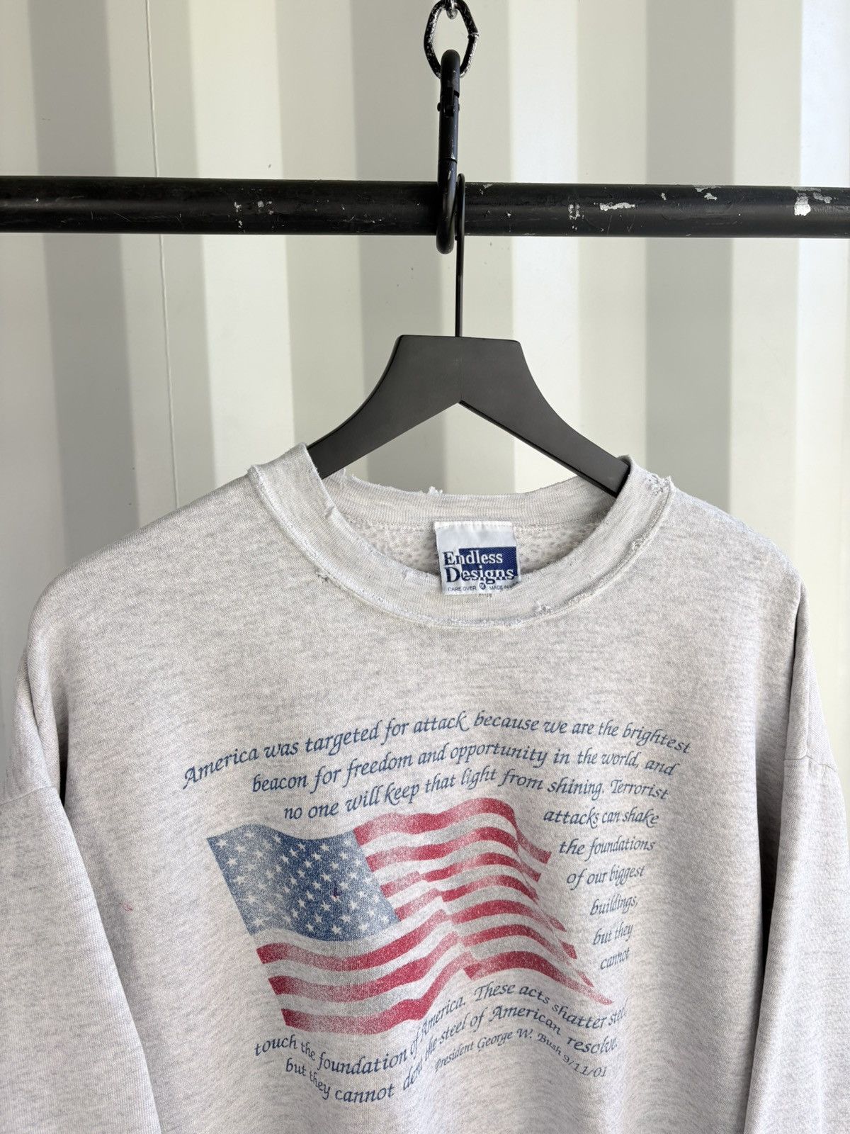 Vintage Vintage America Flag Sweatshirt Faded Distressed Grunge Band Size US XL / EU 56 / 4 - 5 Thumbnail
