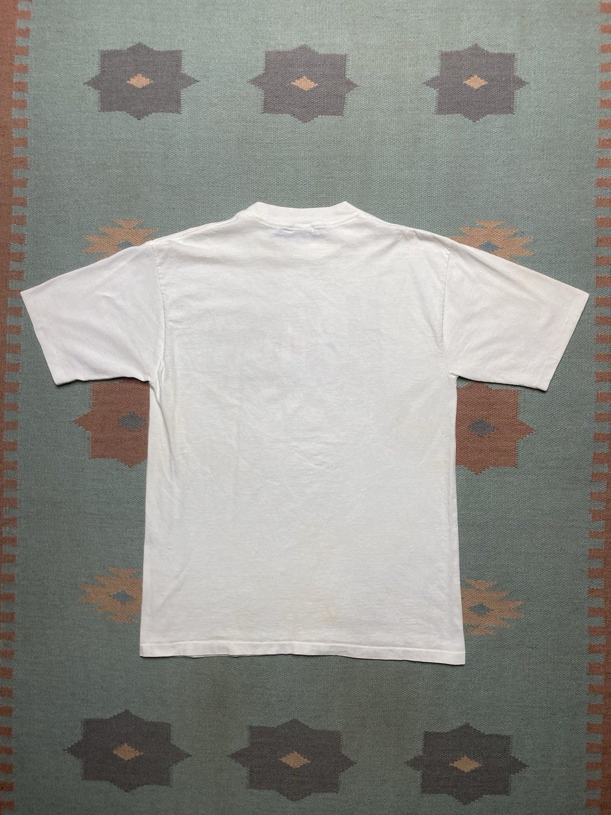 Vintage 90s t shirt Melrose California Los Angeles paisley distres L Size US L / EU 52-54 / 3 - 2 Thumbnail