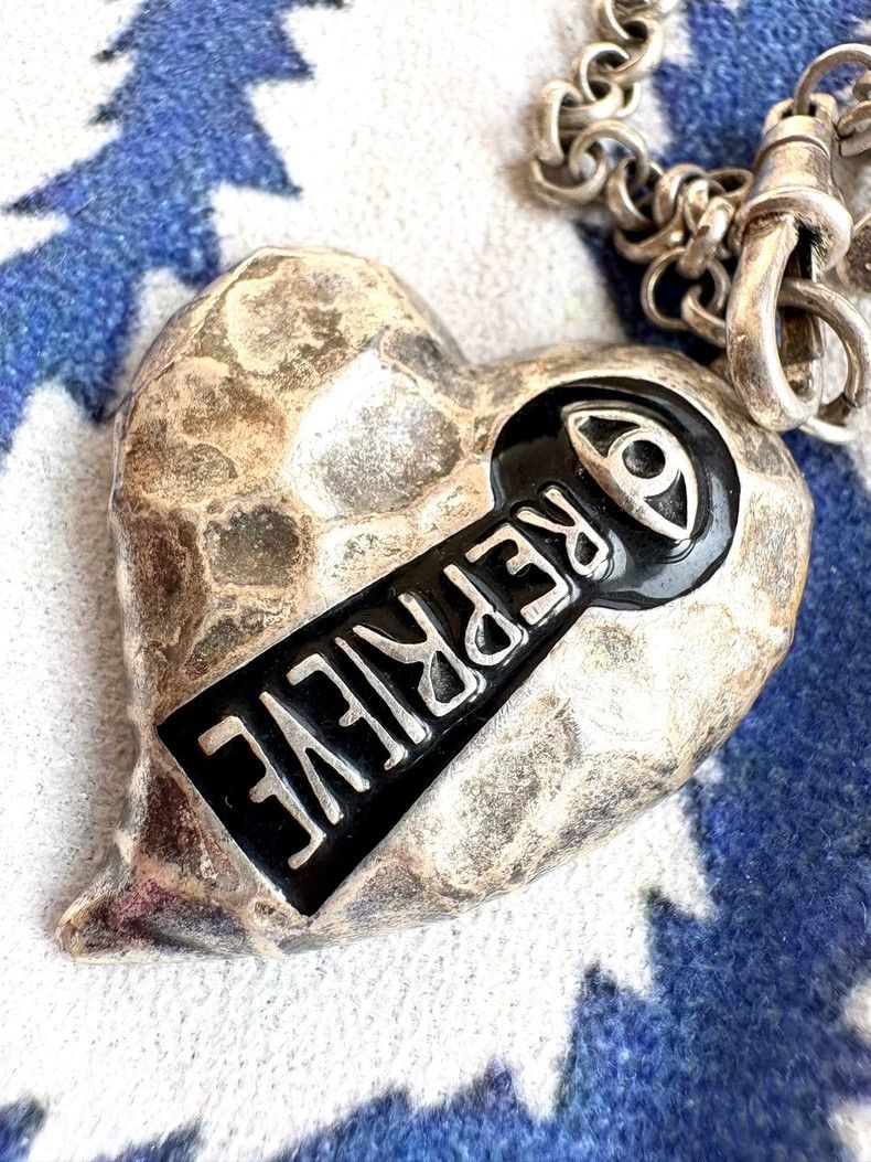 Vivienne Westwood Vivienne Westwood REPRIEVE Vintage Heart Necklace Size ONE SIZE - 7 Thumbnail