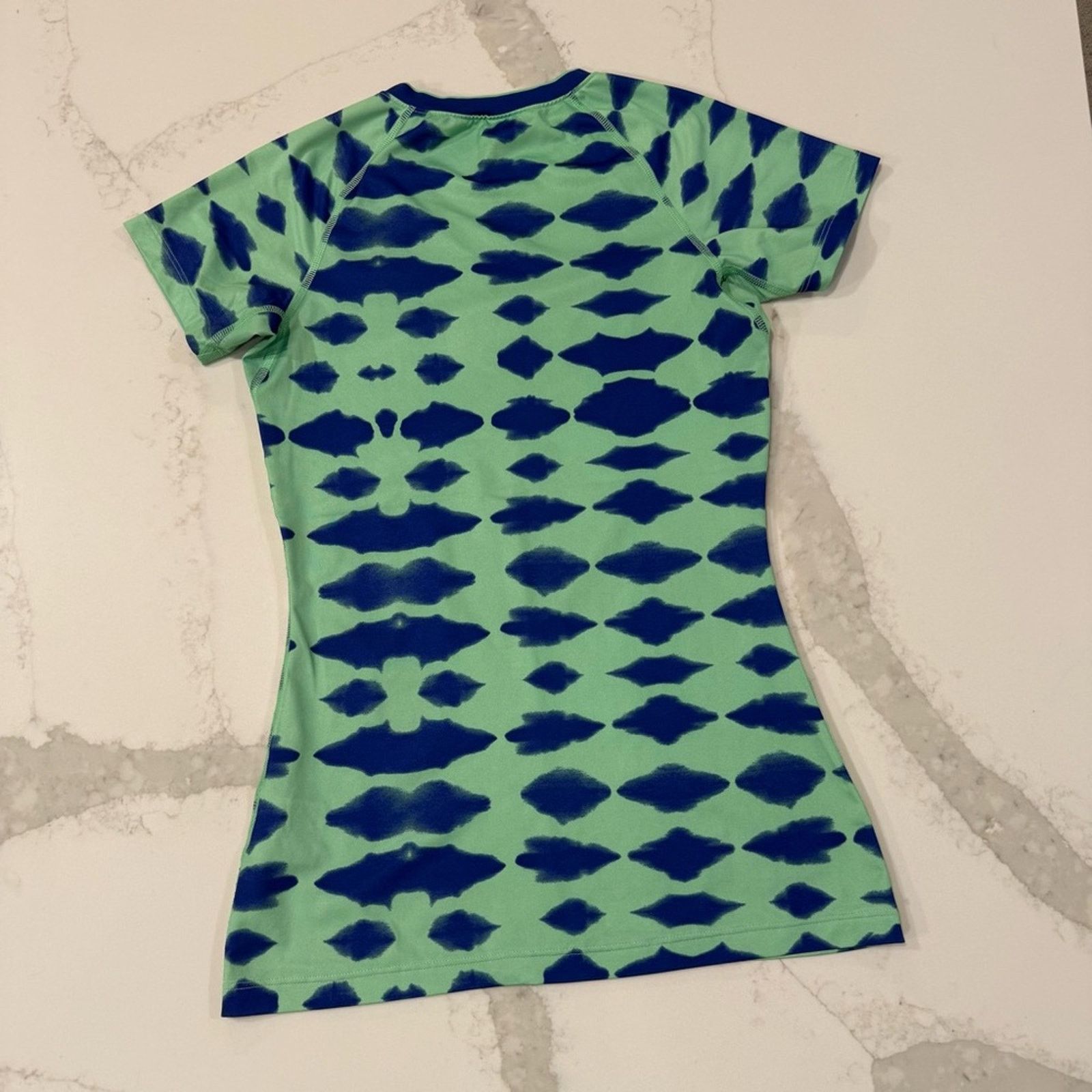 Nike Nike Pro DriFit Fitted VNeck Short Sleeve Top Women’s Small Size S / US 4 / IT 40 - 6 Thumbnail