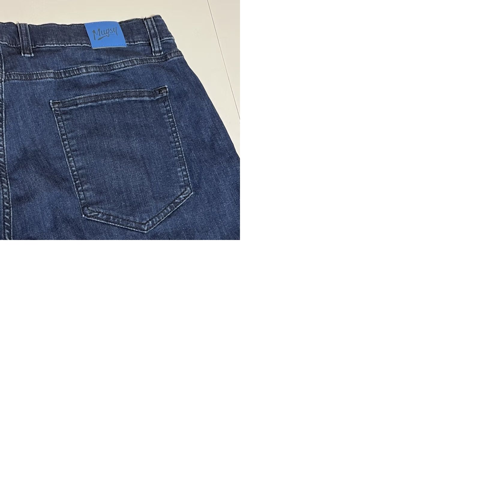 Vintage Mugsy Jeans Men’s 40x30 Blue Denim Stretch Relaxed Straight Zip 5-Pocket Size US 40 / EU 56 - 9 Thumbnail