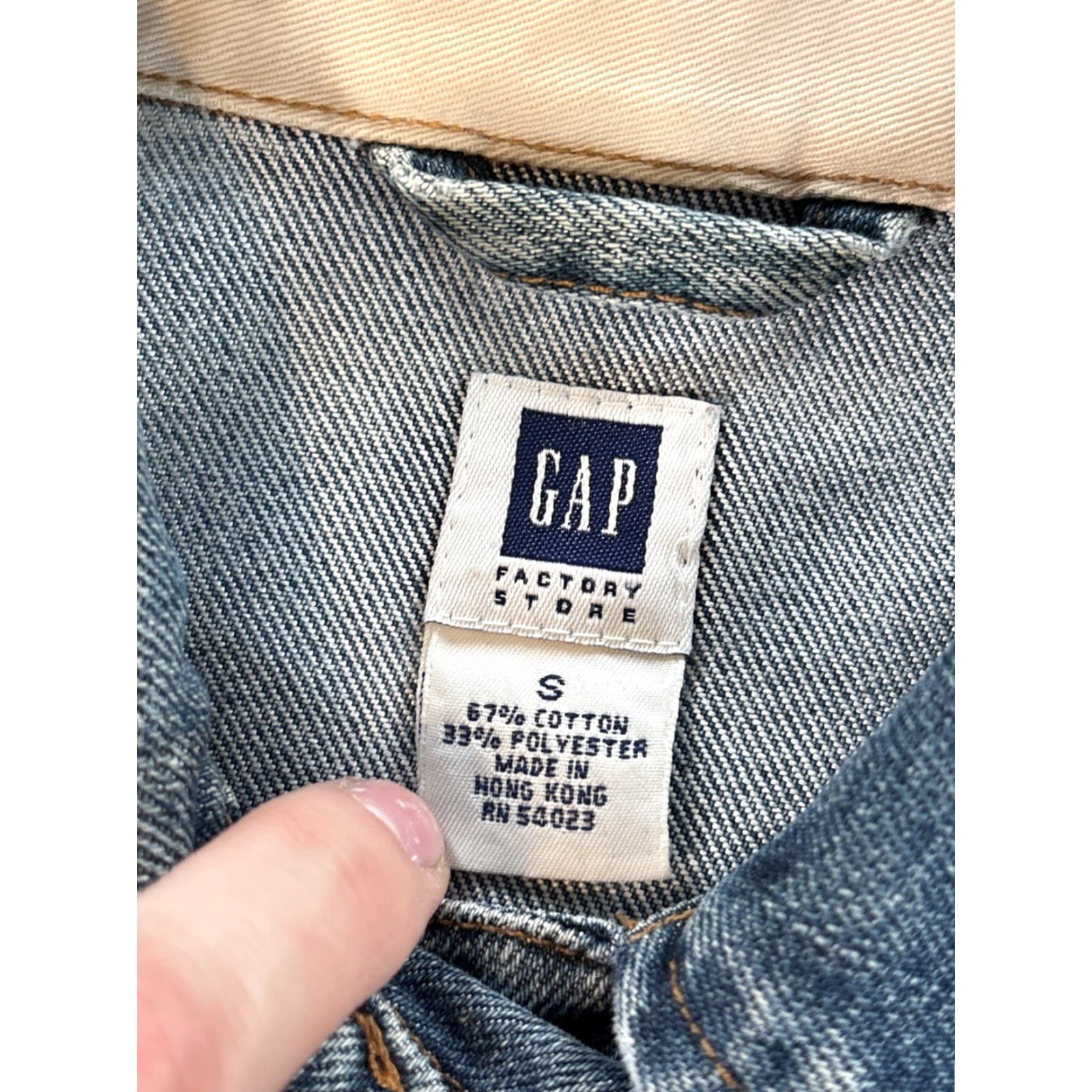 Gap VINTAGE Gap Denim Jacket Womens S Small Distressed Trucker Wash Blue 90s Classic Mens? Womens Size S / US 4 / IT 40 - 4 Thumbnail