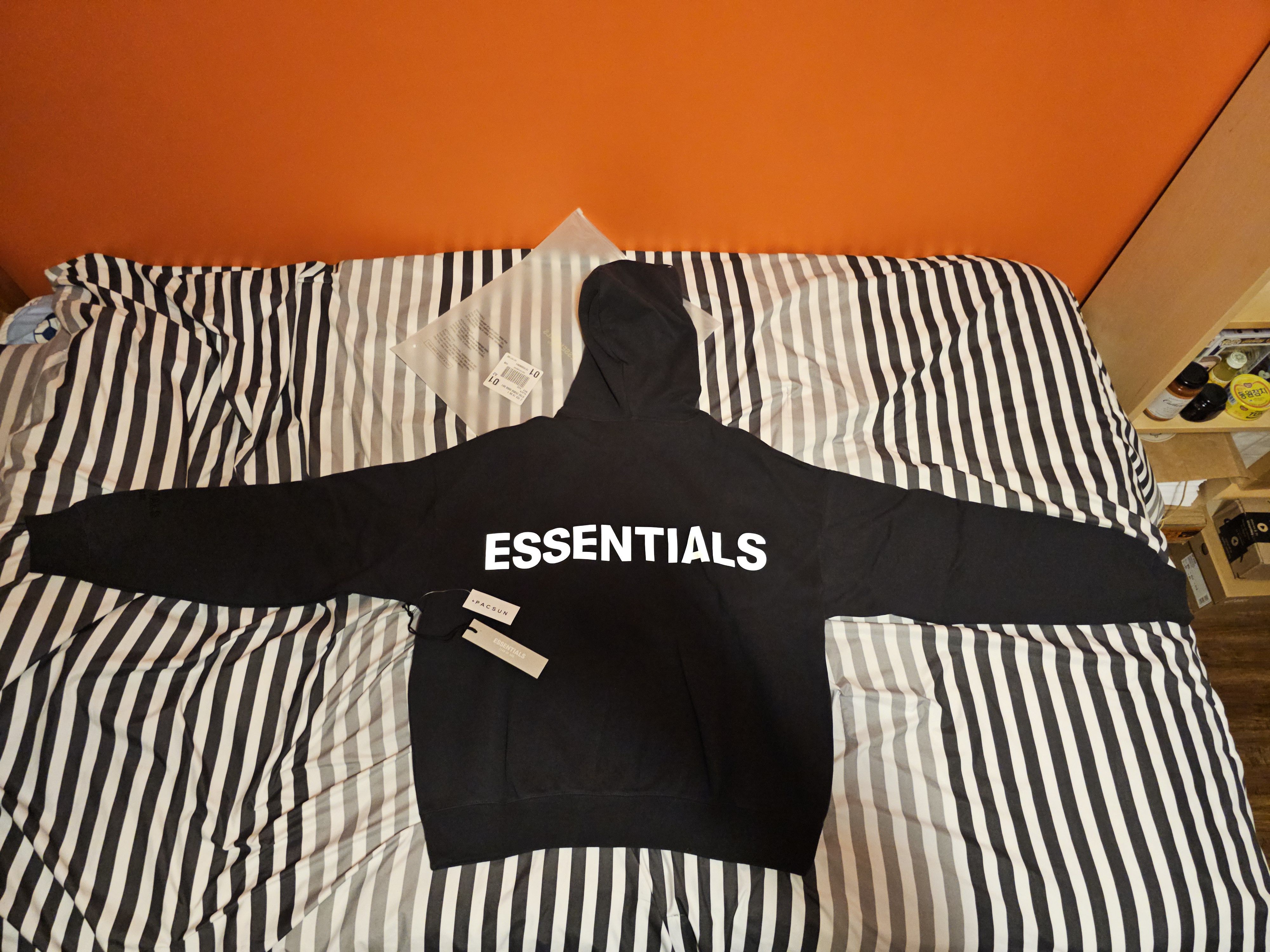 Essentials Fear of God (FOG) Essentials FW19 3M Reflective Hoodie Black Size US M / EU 48-50 / 2 - 5 Thumbnail